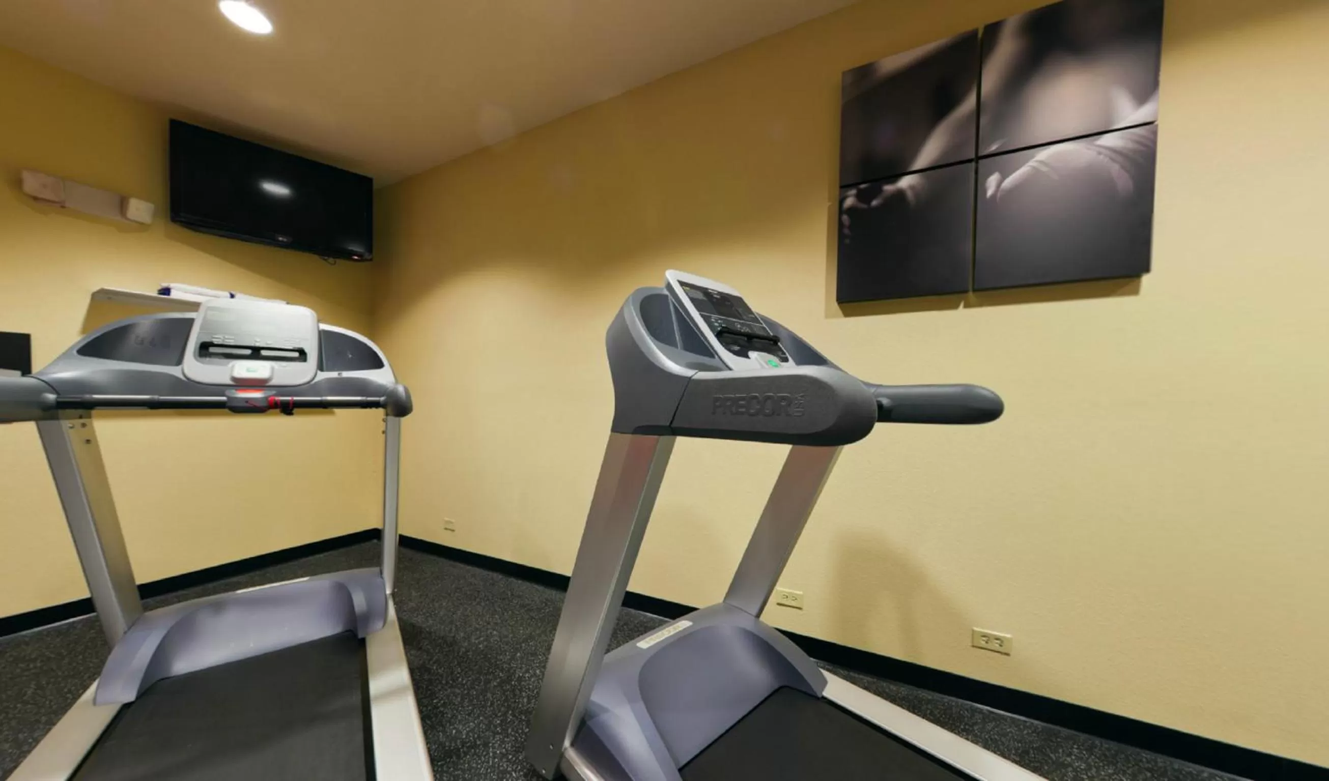 Fitness centre/facilities in Country Inn & Suites by Radisson, Michigan City, IN