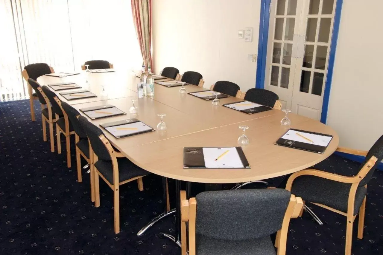 Business facilities in Hermitage Park Hotel