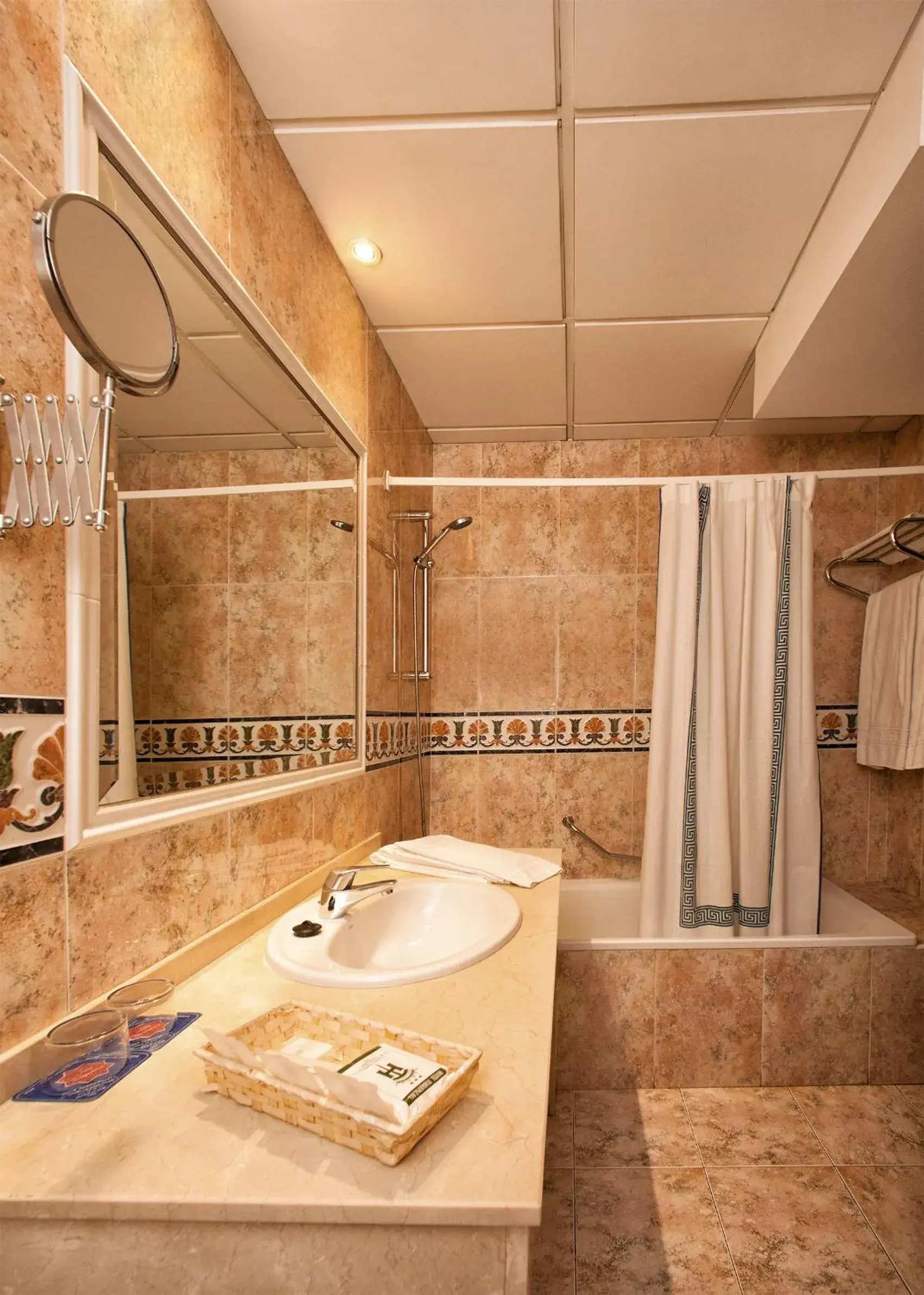 Bathroom in Hotel Torrepalma