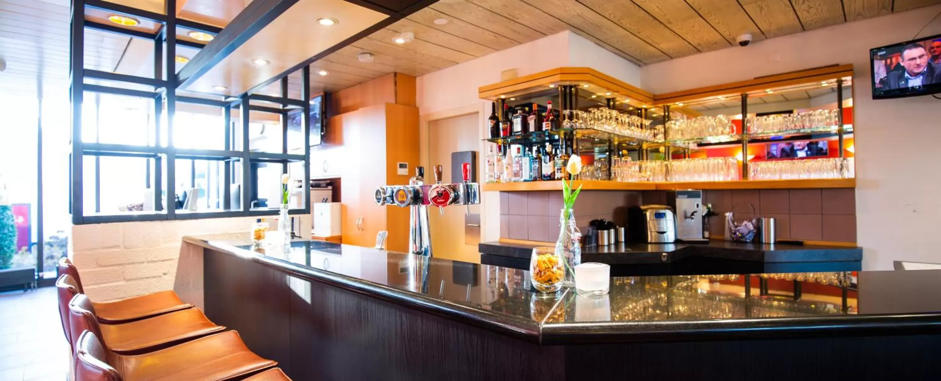 Lounge or bar, Lounge/Bar in Bastion Hotel Schiphol Hoofddorp