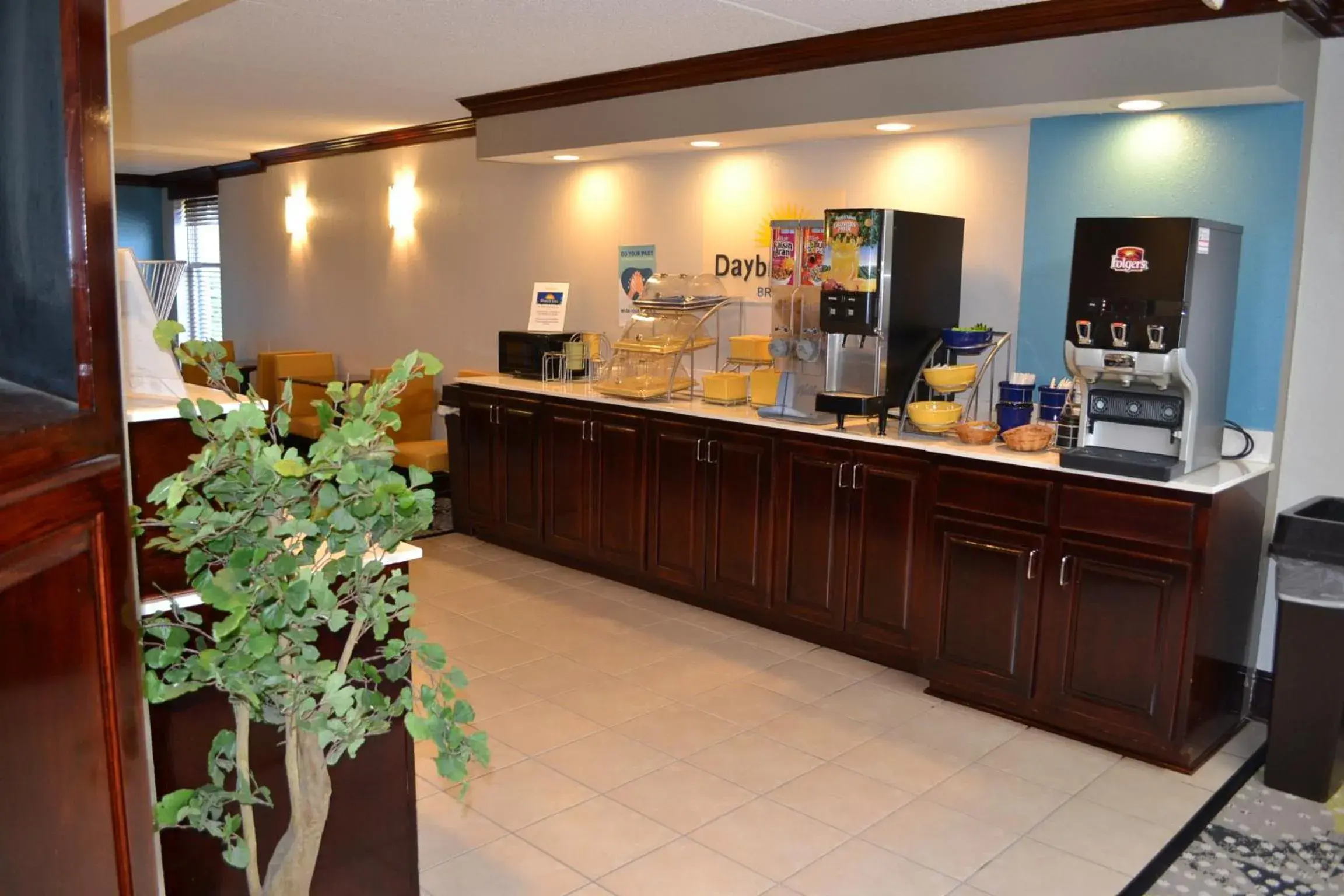 Breakfast, Restaurant/Places to Eat in Days Inn by Wyndham High Point/Archdale