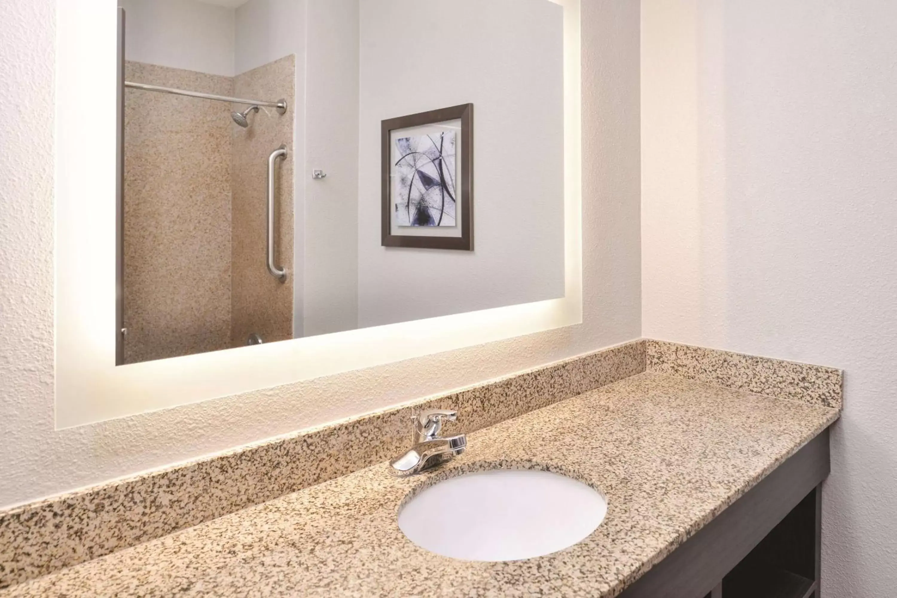 Photo of the whole room, Bathroom in La Quinta by Wyndham Abilene Mall