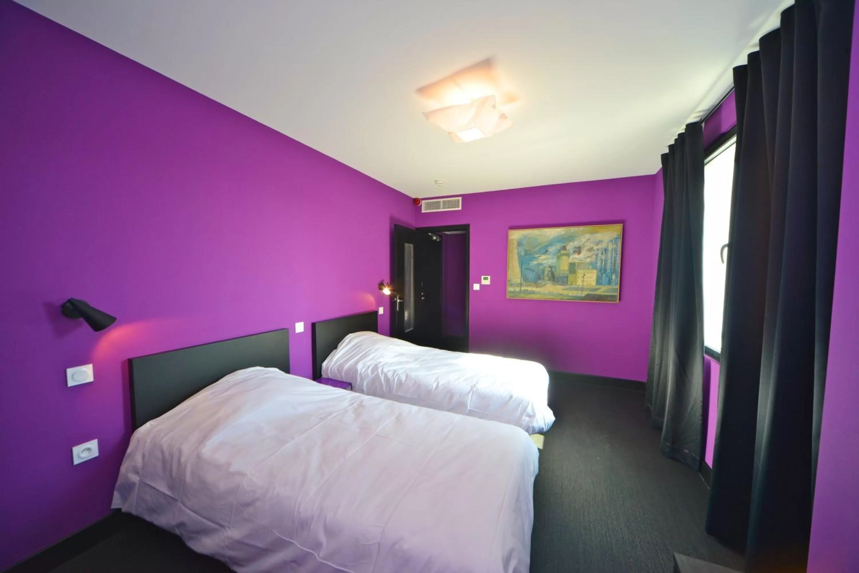 Photo of the whole room, Bed in Logis - Hotel Restaurant La Mire