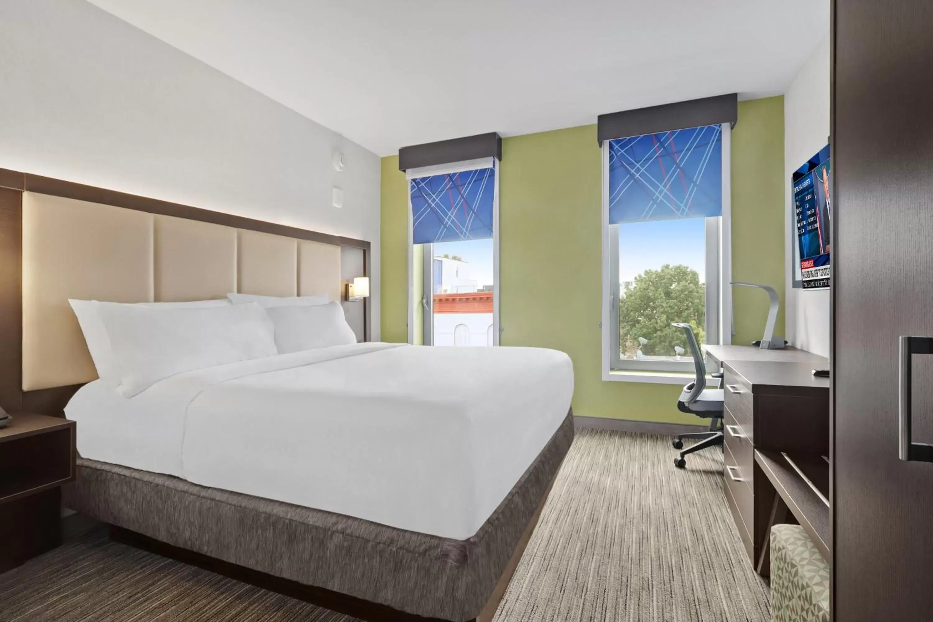 Bed in Holiday Inn Express - Brooklyn - Bushwick , an IHG Hotel