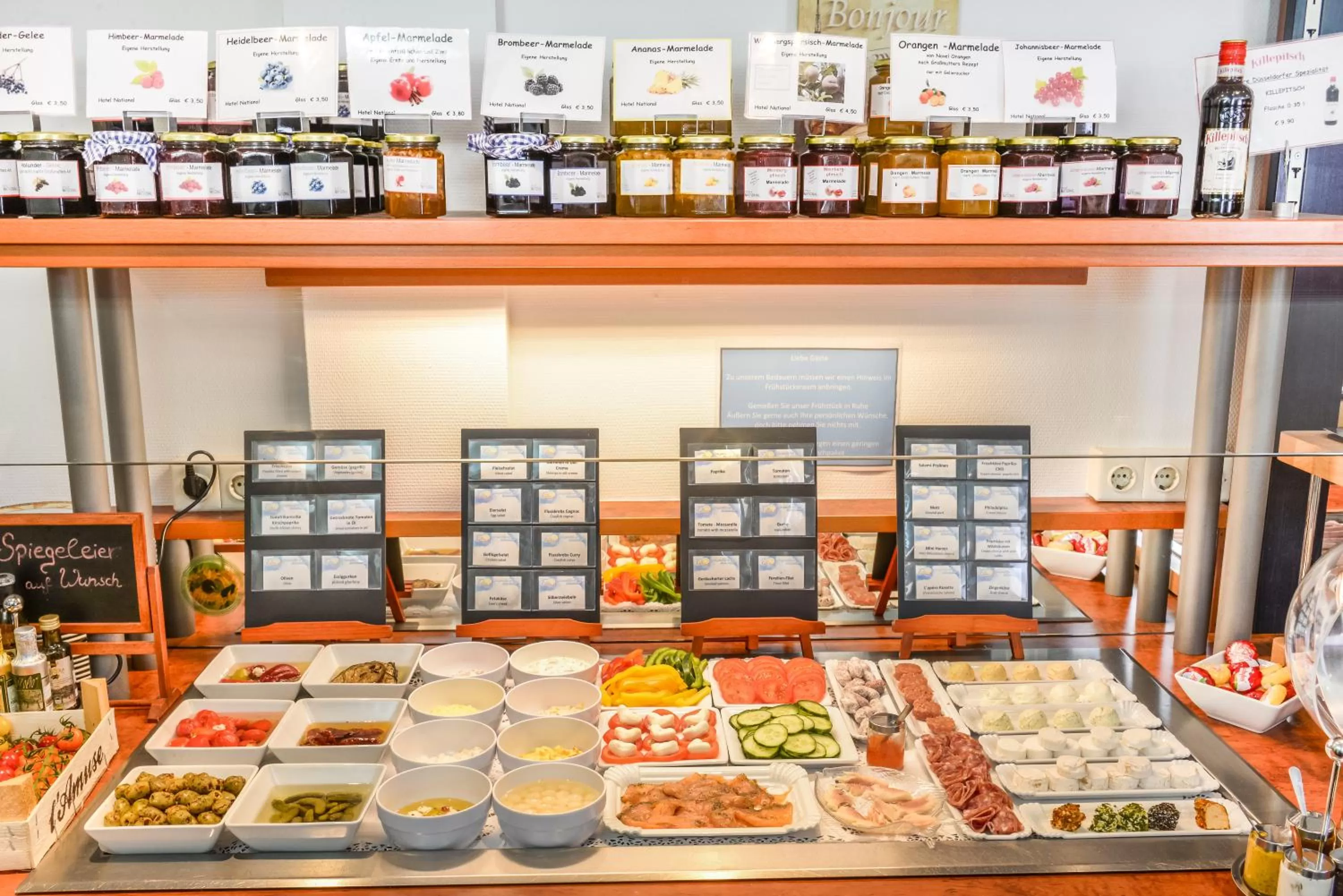 Buffet breakfast in Hotel National Düsseldorf (Superior)