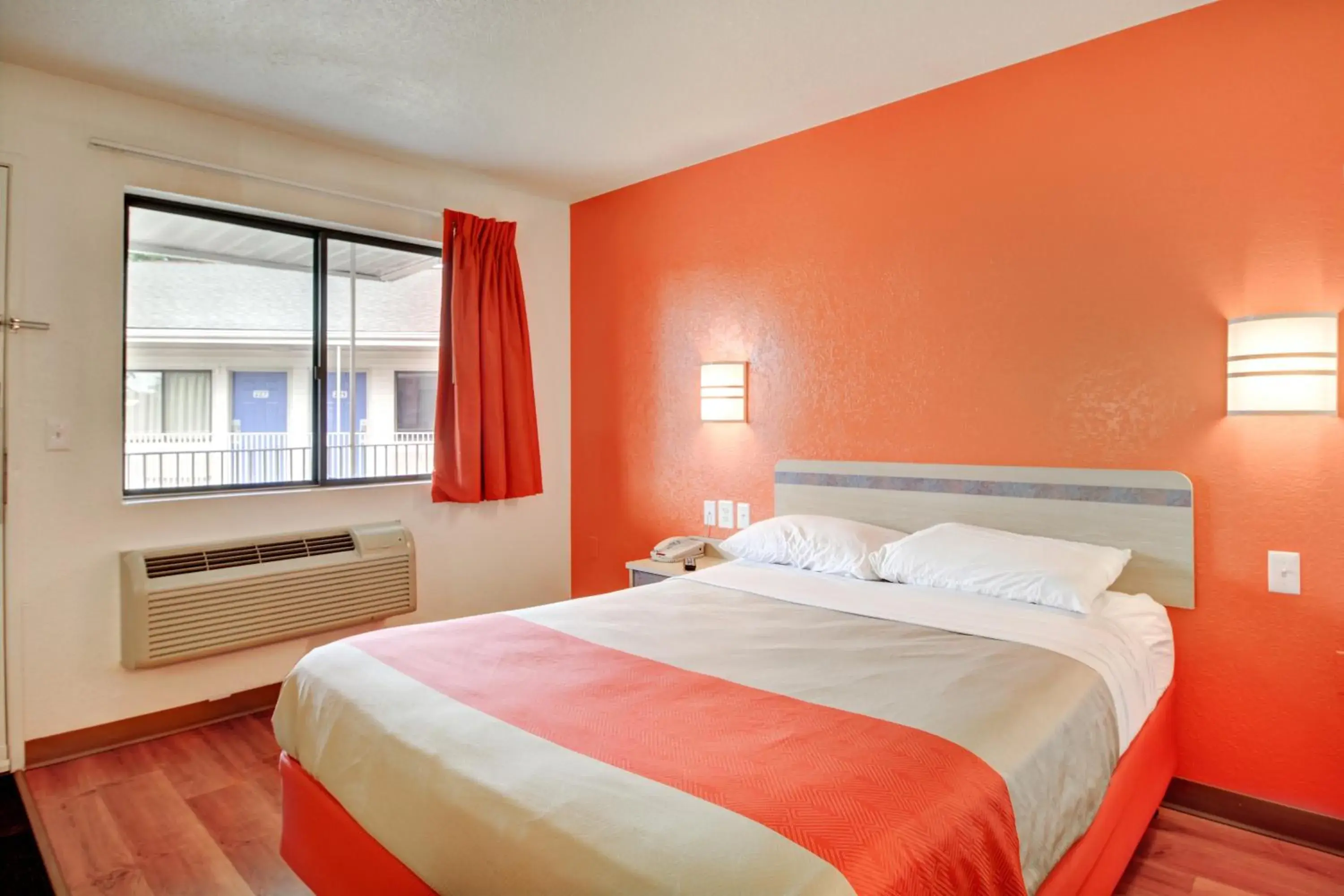 Bedroom, Bed in Motel 6-Southington, CT - Hartford Bedroom, Bed in Motel 6-Southington, CT - Hartford