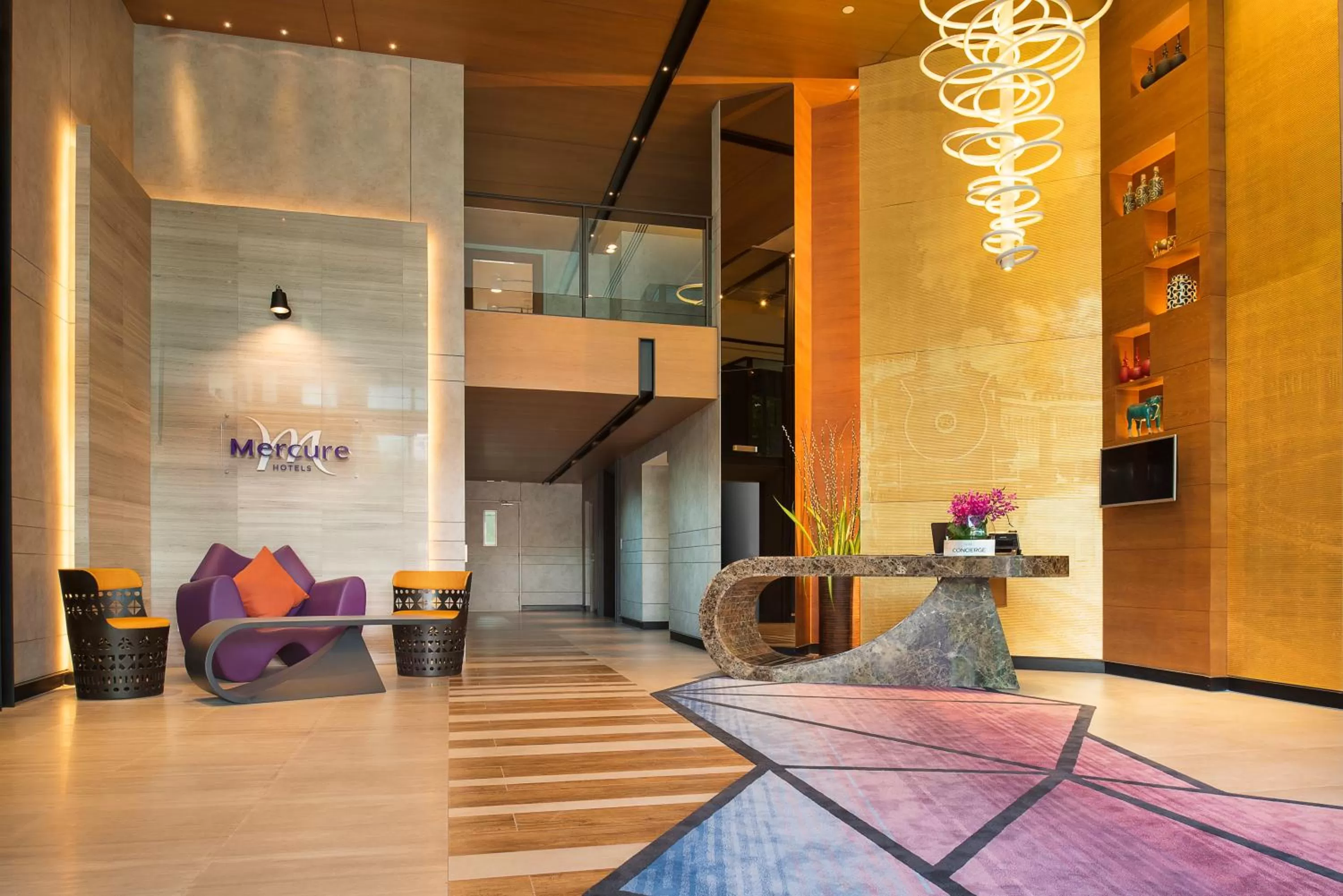 Lobby or reception in Mercure Bangkok Makkasan
