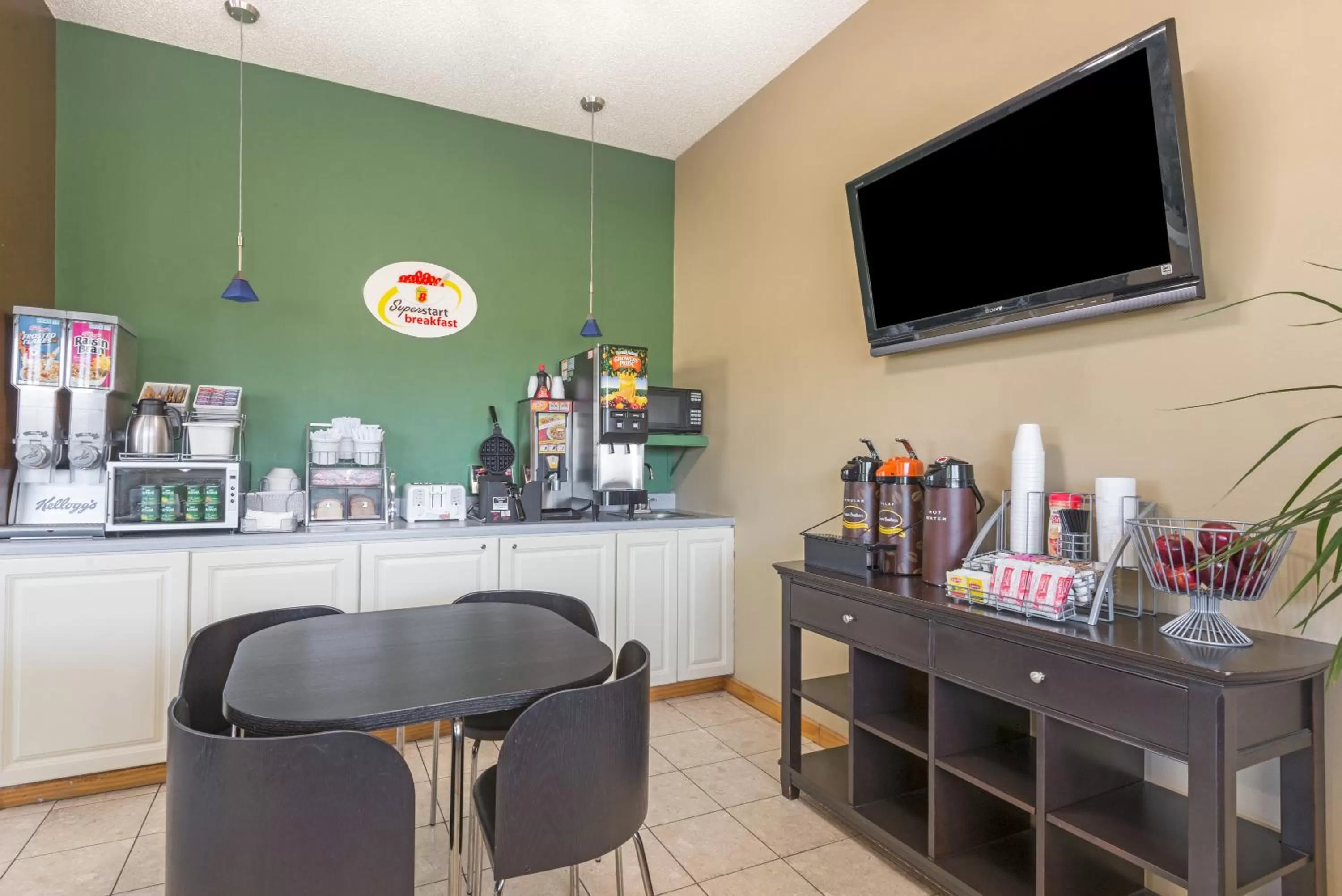 Super 8 by Wyndham Greencastle