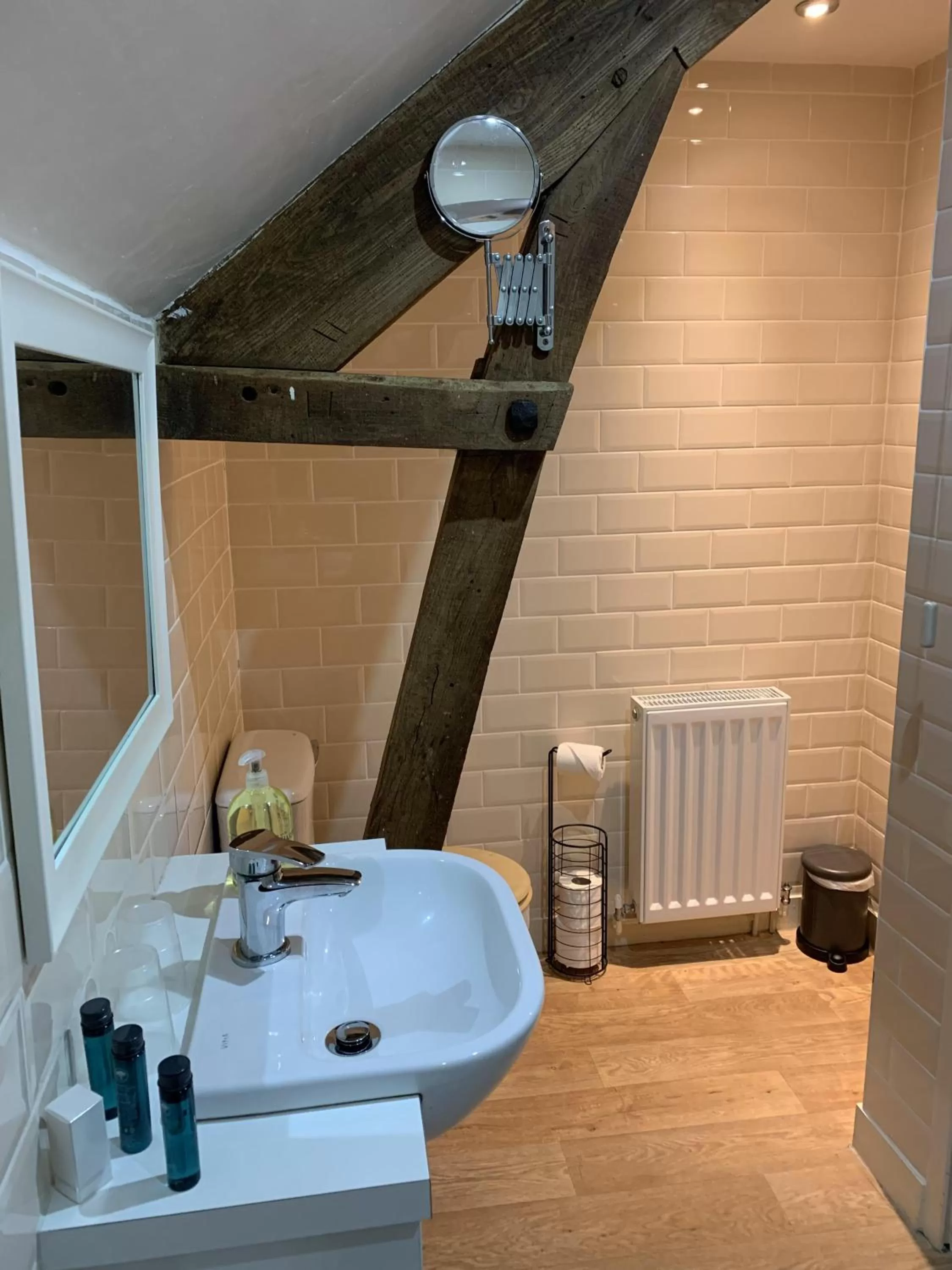 Bedroom in The Bell Inn