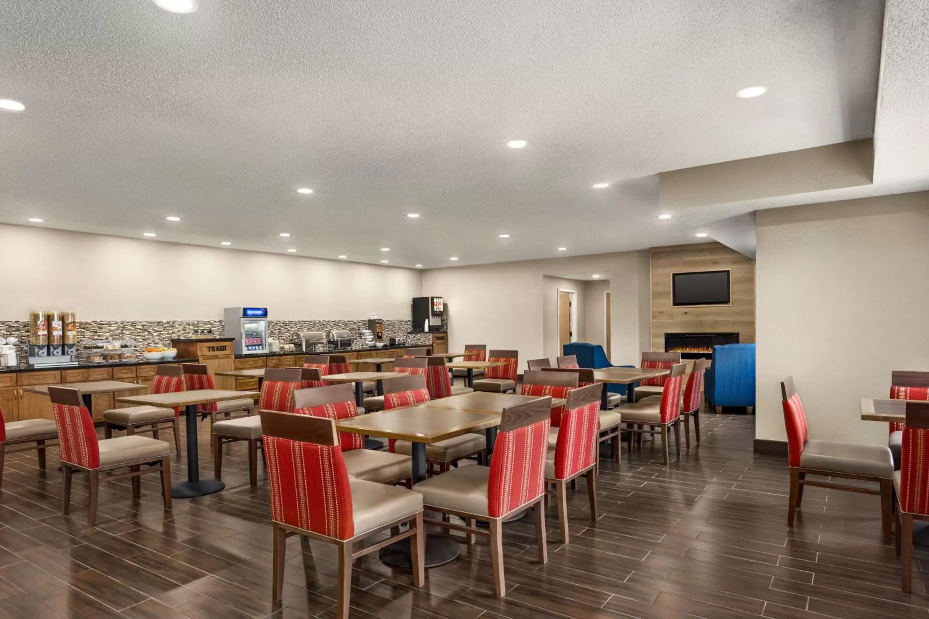 Breakfast, Restaurant/Places to Eat in Country Inn & Suites by Radisson, Stillwater, MN