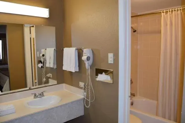 Shower, Bathroom in Americas Best Value Inn Laredo