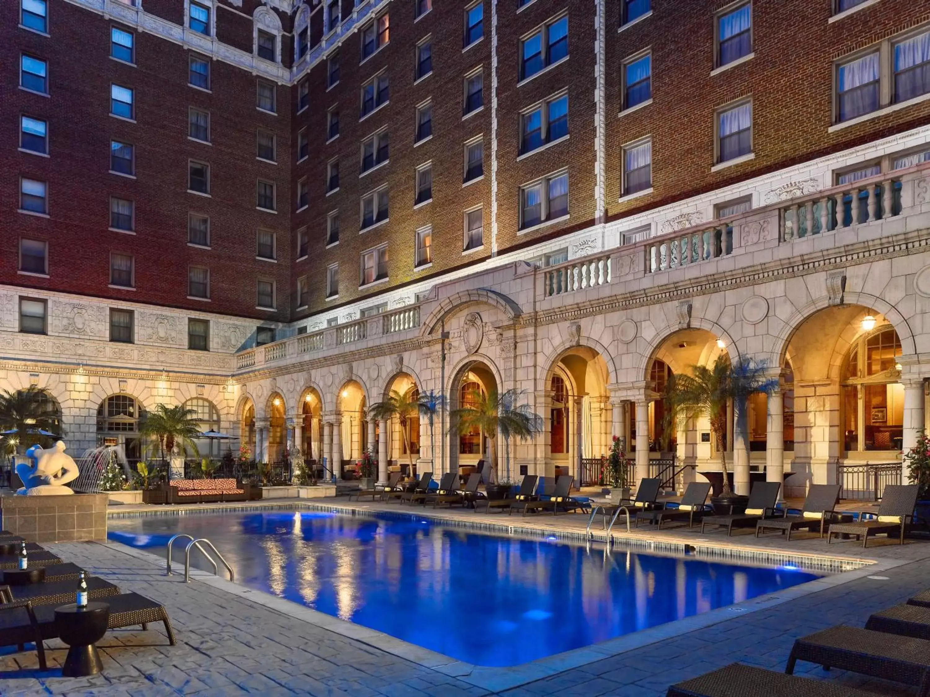 Pool view, Swimming Pool in The Royal Sonesta Chase Park Plaza St Louis