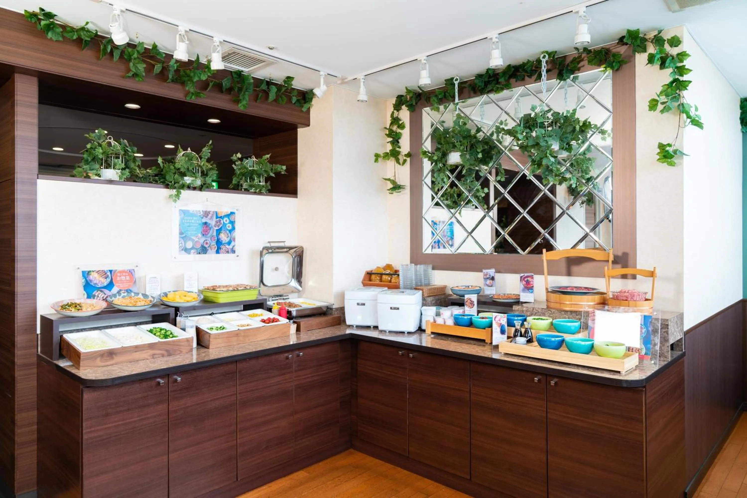 Restaurant/places to eat in Vessel Inn Yachiyo Katsudai Station