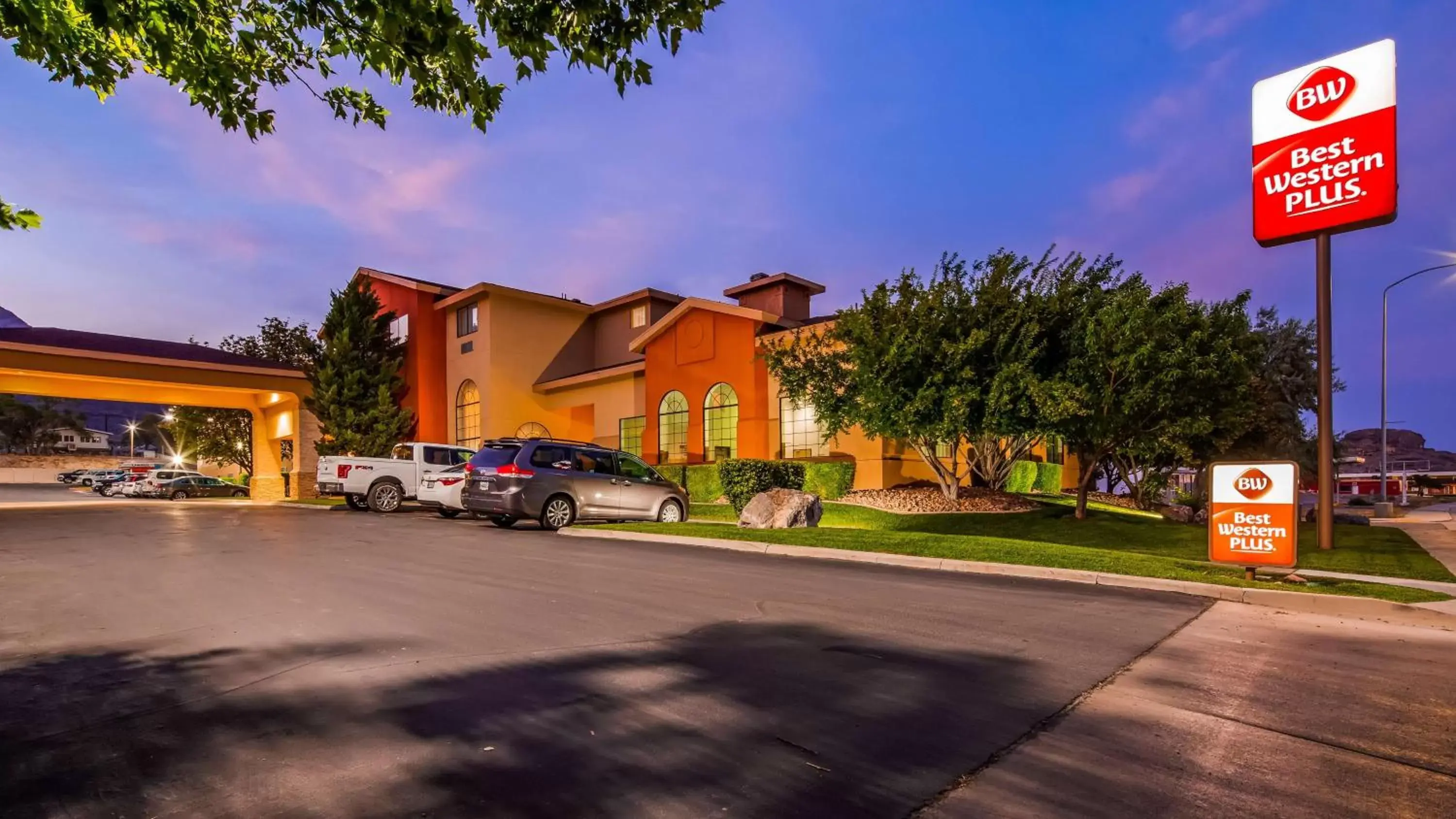 Property building in Best Western Plus - Wendover Inn Property building in Best Western Plus - Wendover Inn