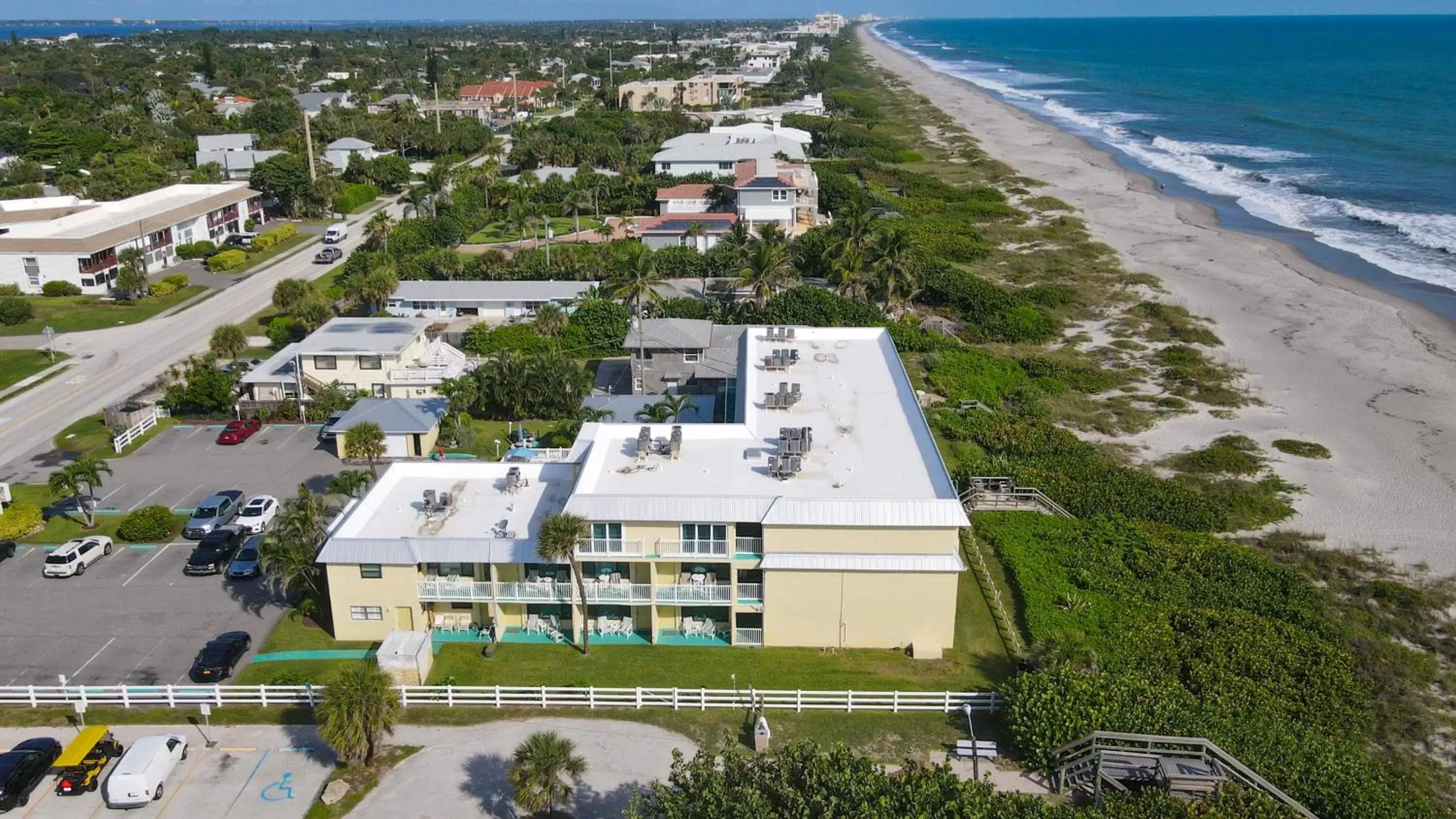 Property building, Bird's-eye View in Tuckaway Shores Resort