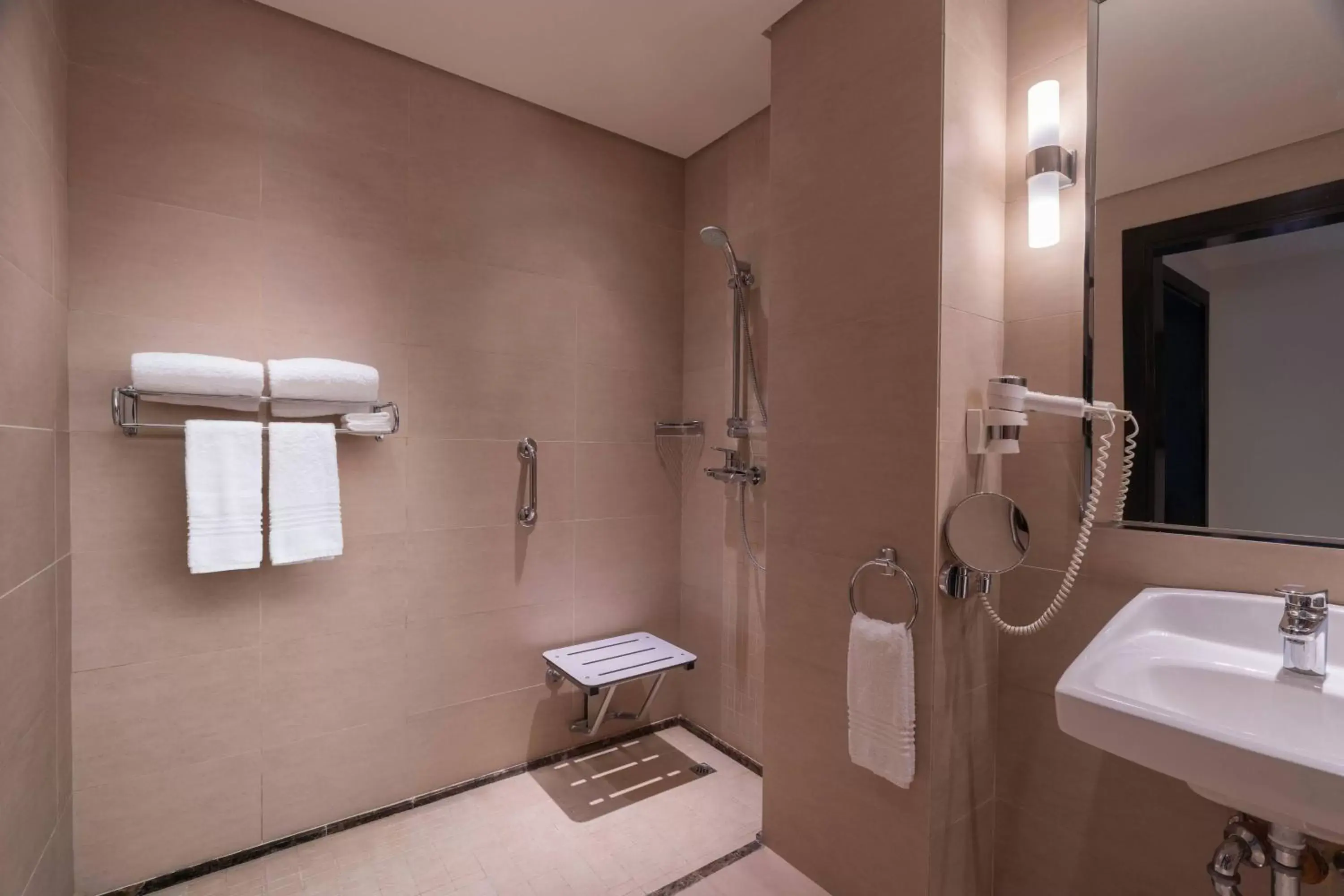 Bathroom in Courtyard by Marriott Jazan