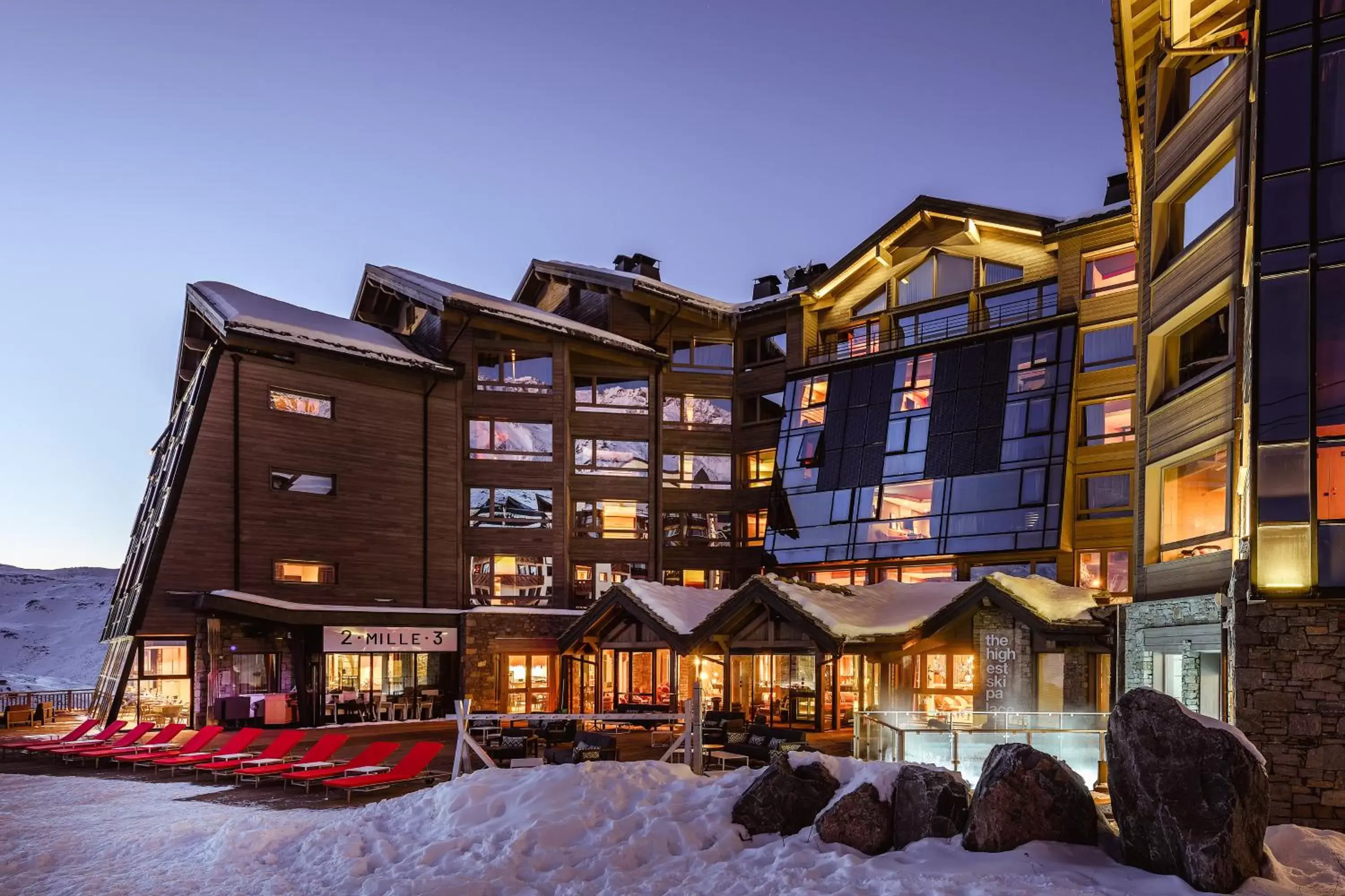 Property building in Altapura Hôtel & Spa Val Thorens Property building in Altapura Hôtel & Spa Val Thorens