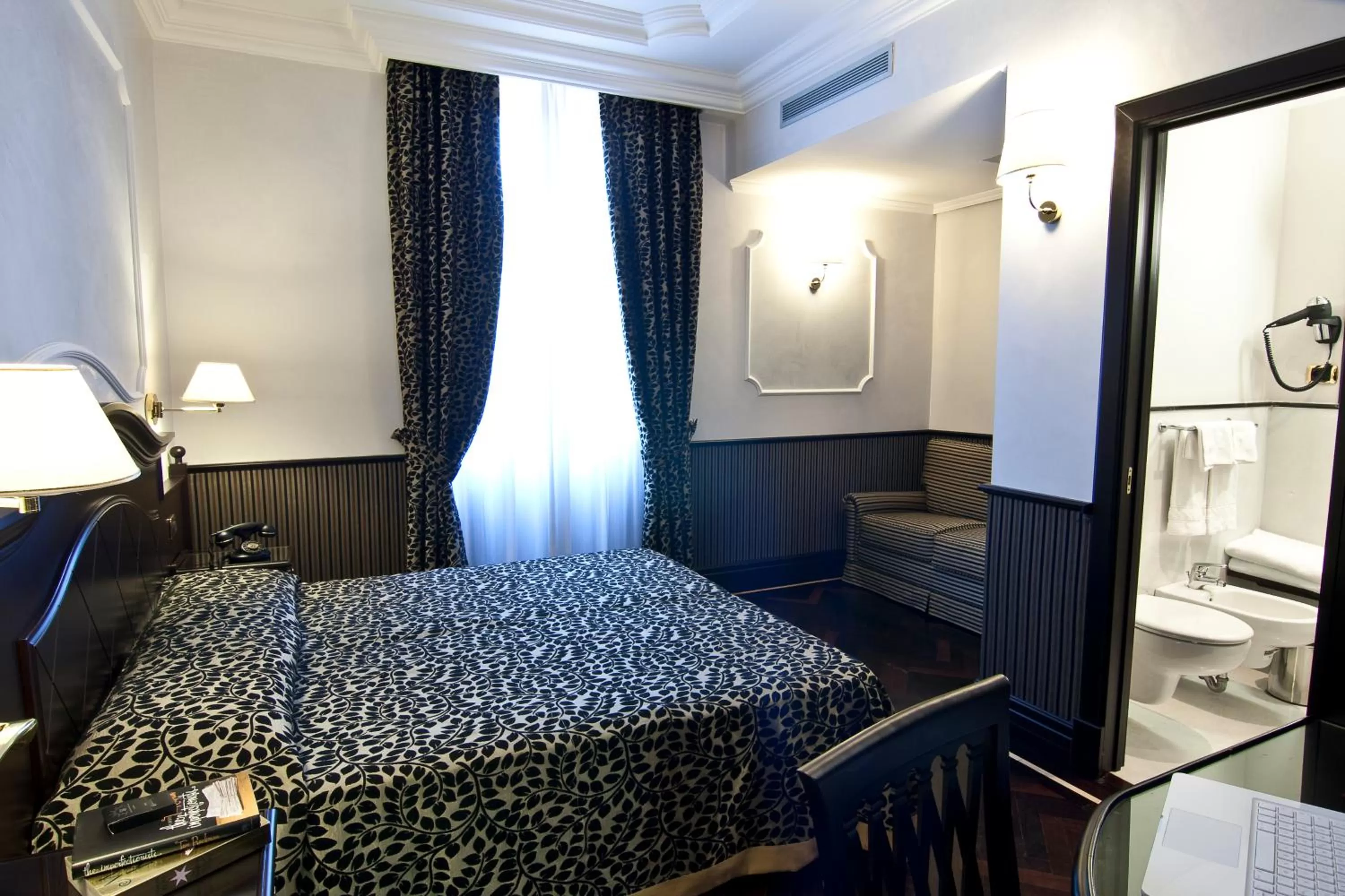 Bedroom, Bed in Hotel Best Roma