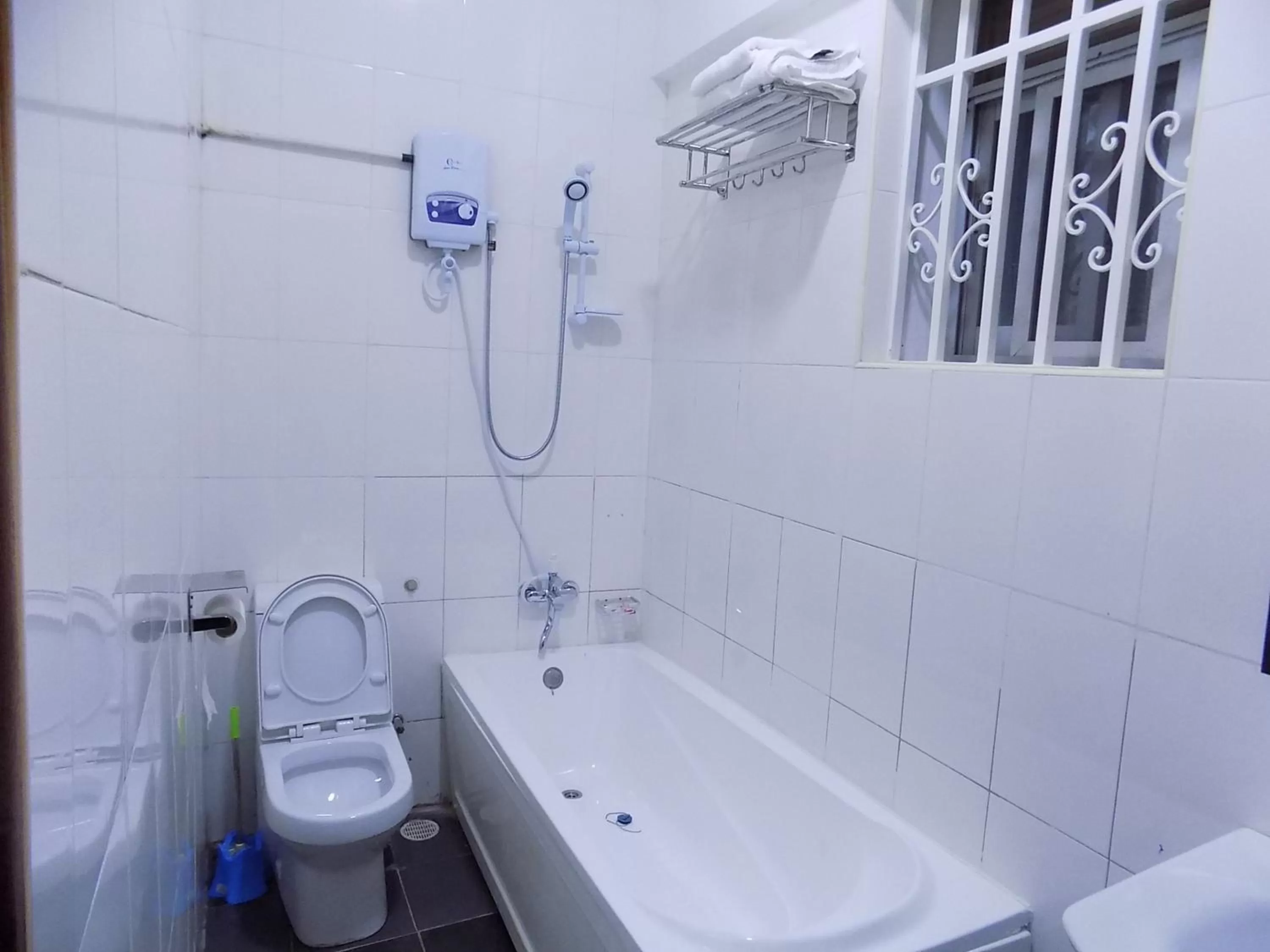 Shower in Sunrise Hotel Kampala