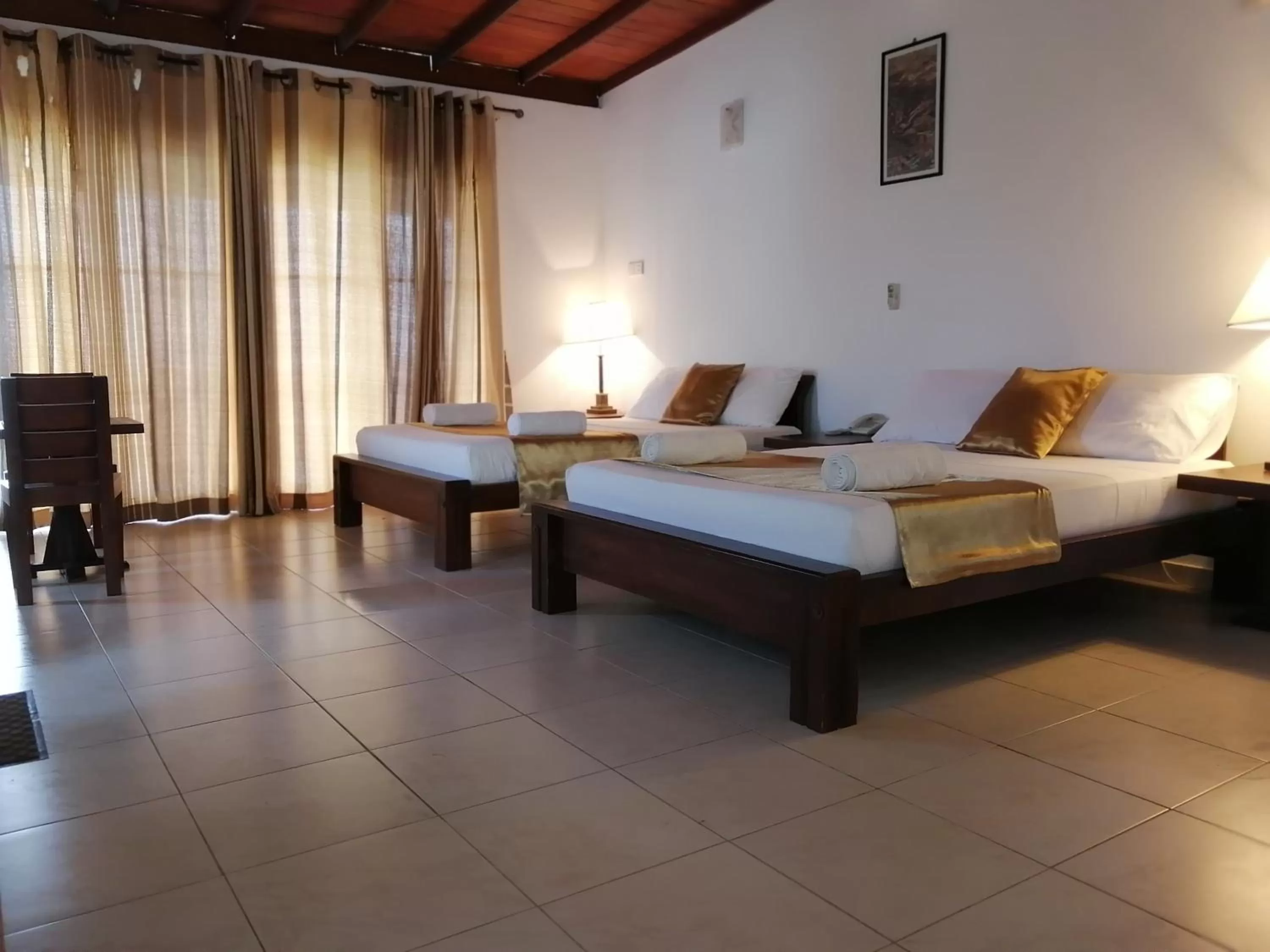 Bed in Kandy Unique Hotel