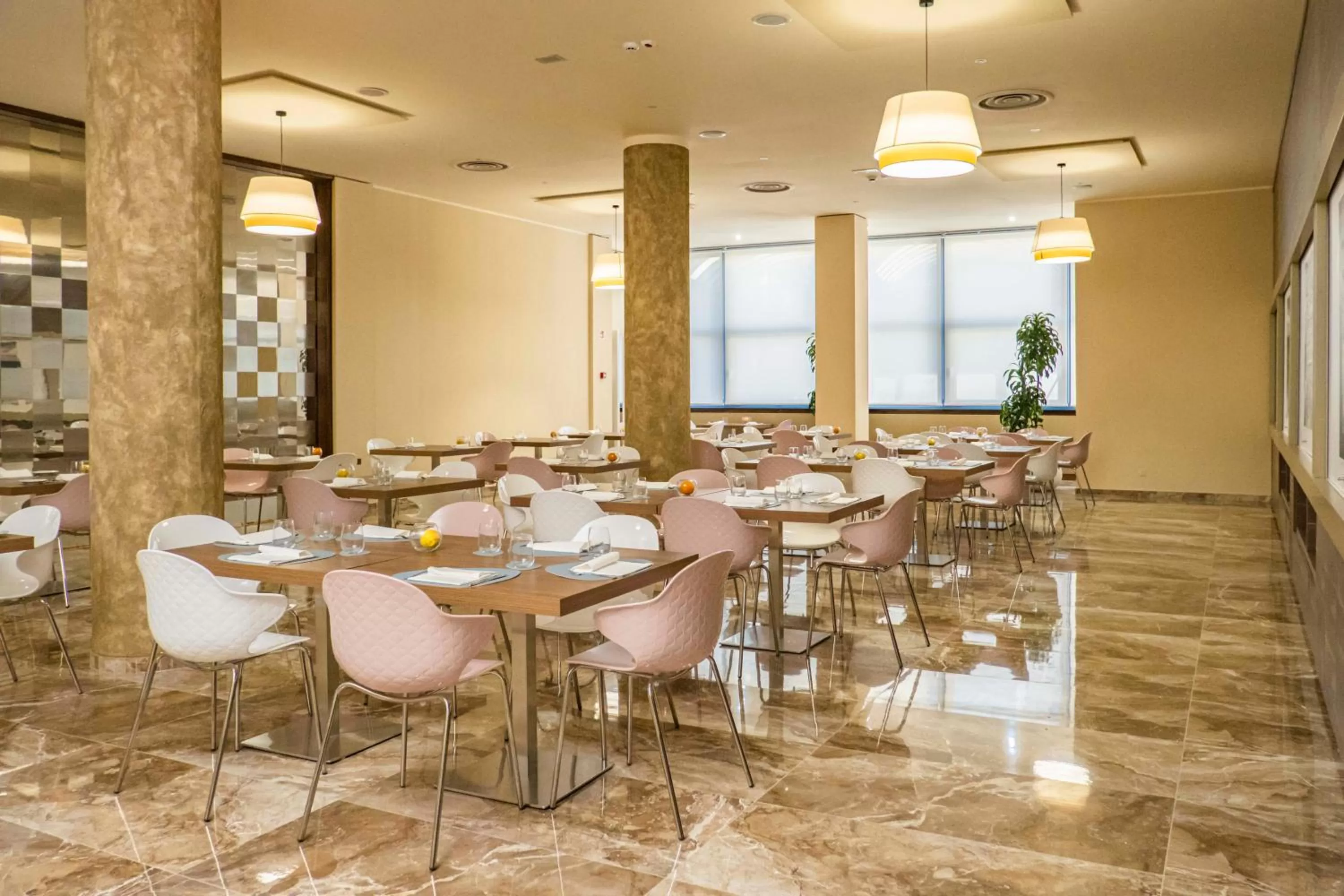 Restaurant/places to eat in Mercure Hotel President Lecce