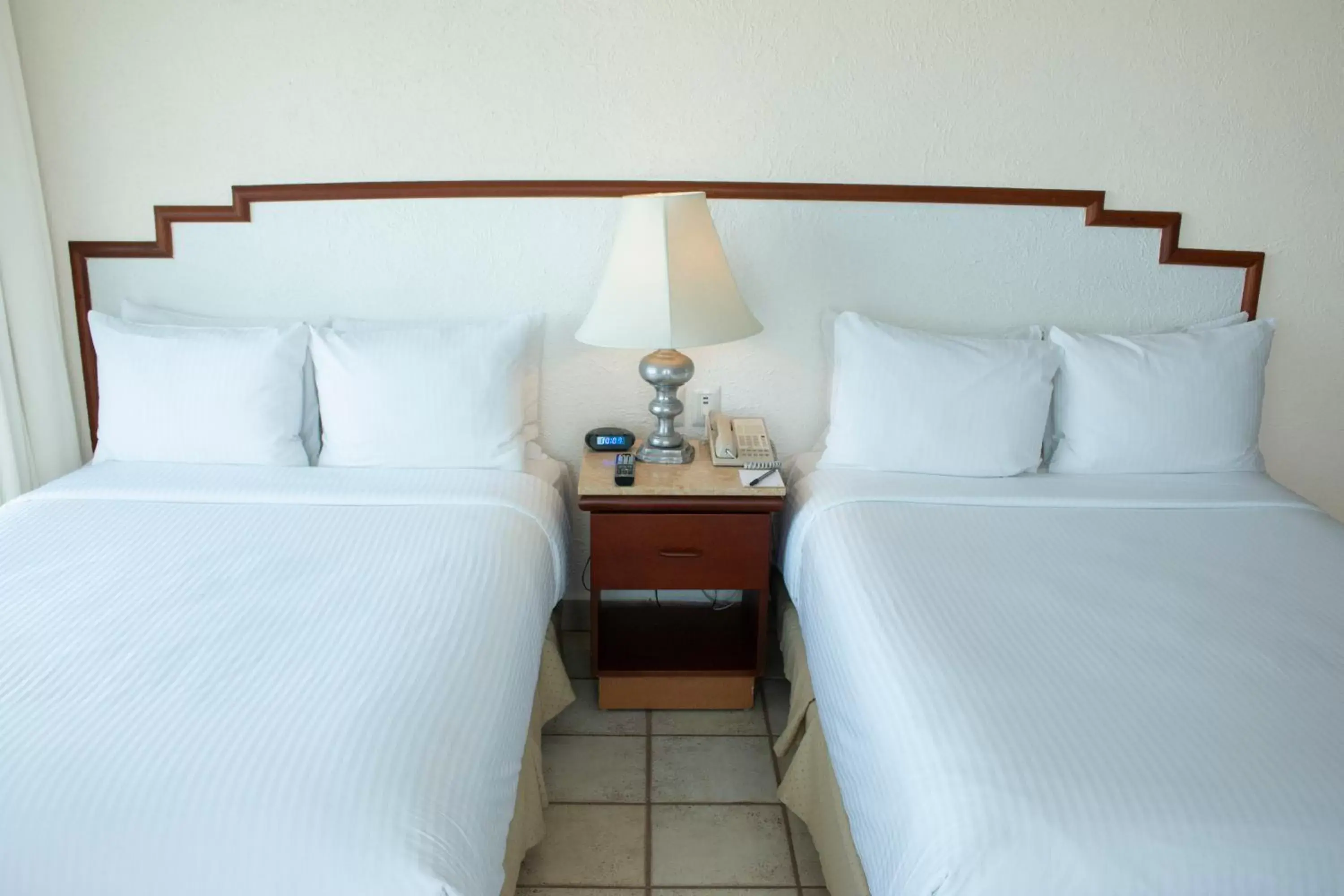 Bed in Emporio Ixtapa - with Optional All Inclusive Bed in Emporio Ixtapa - with Optional All Inclusive