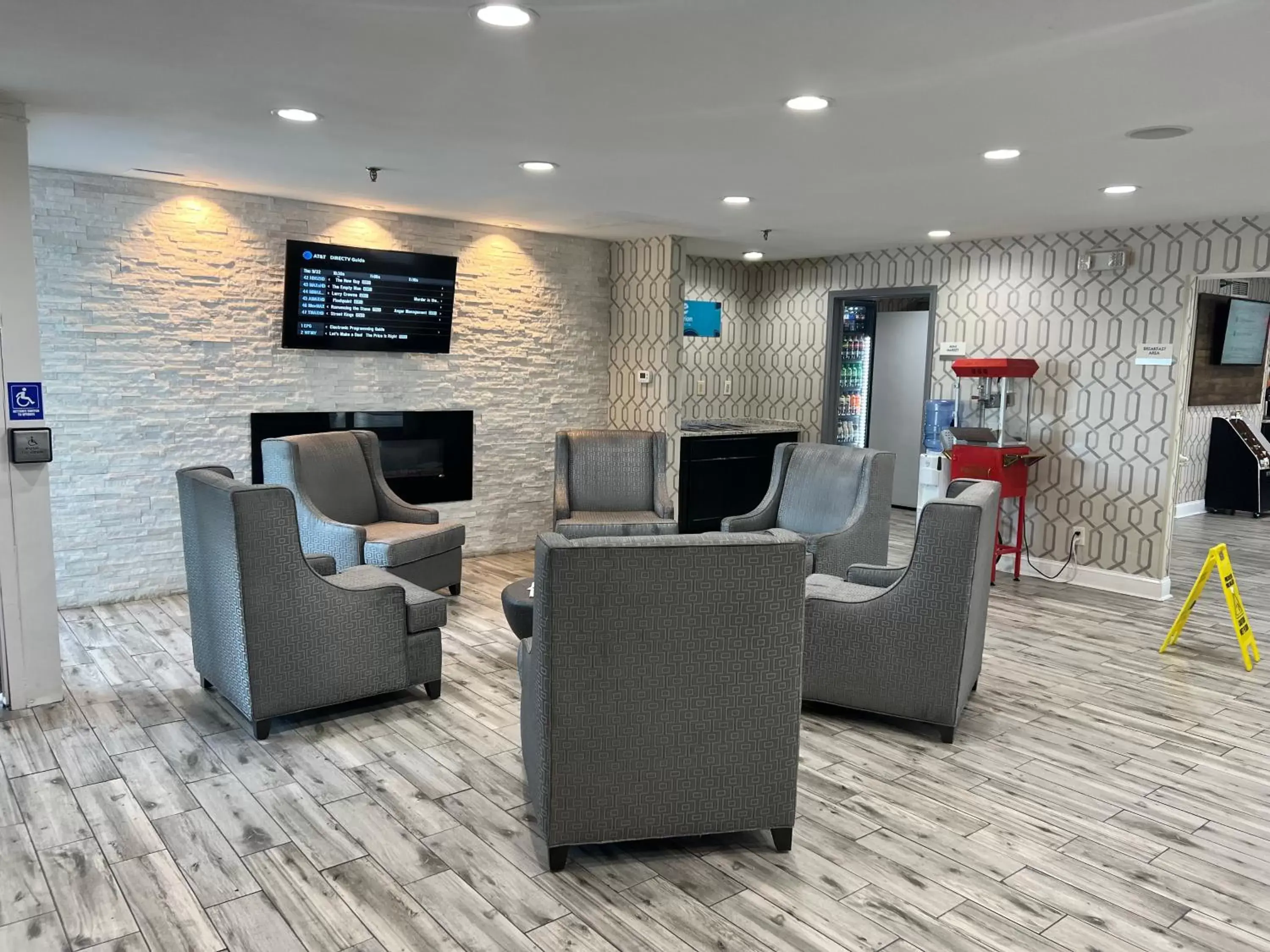 Lobby or reception, Seating Area in Clarion Pointe - Greensboro Coliseum Area