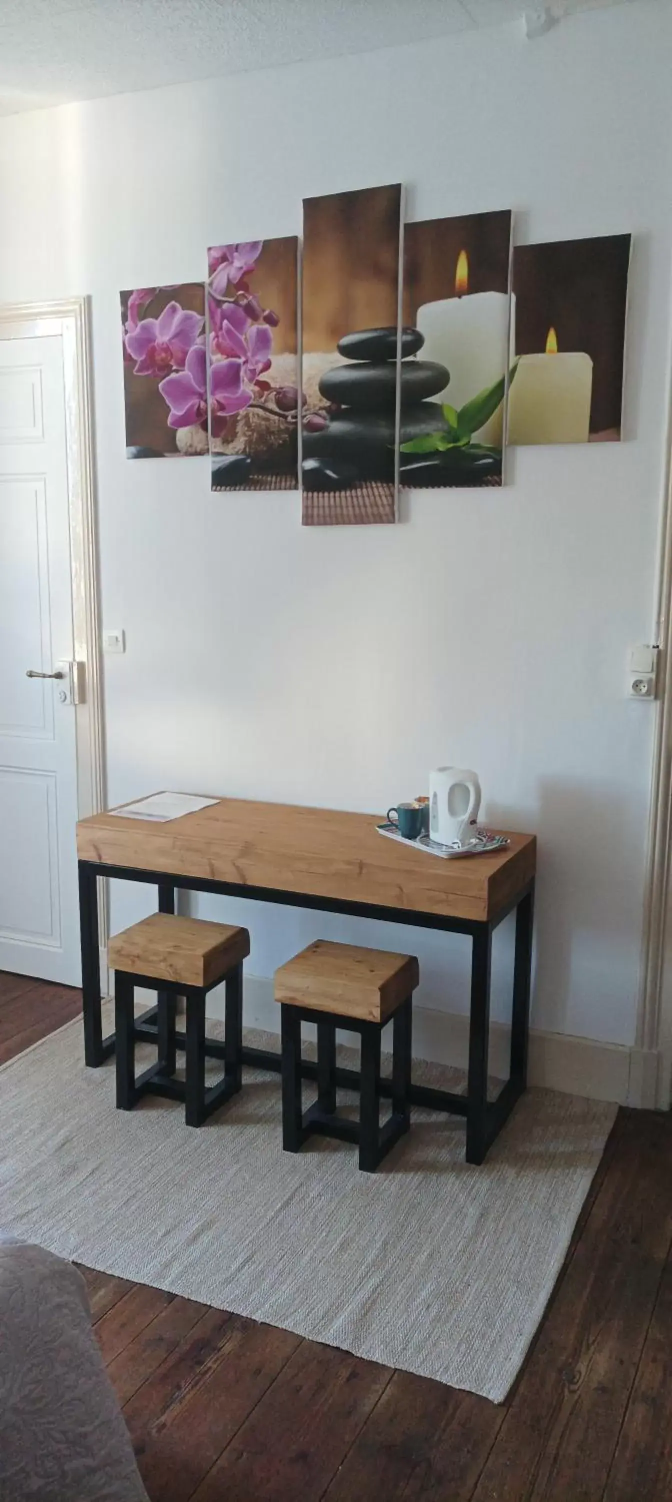 Dining Area in Montplaisir