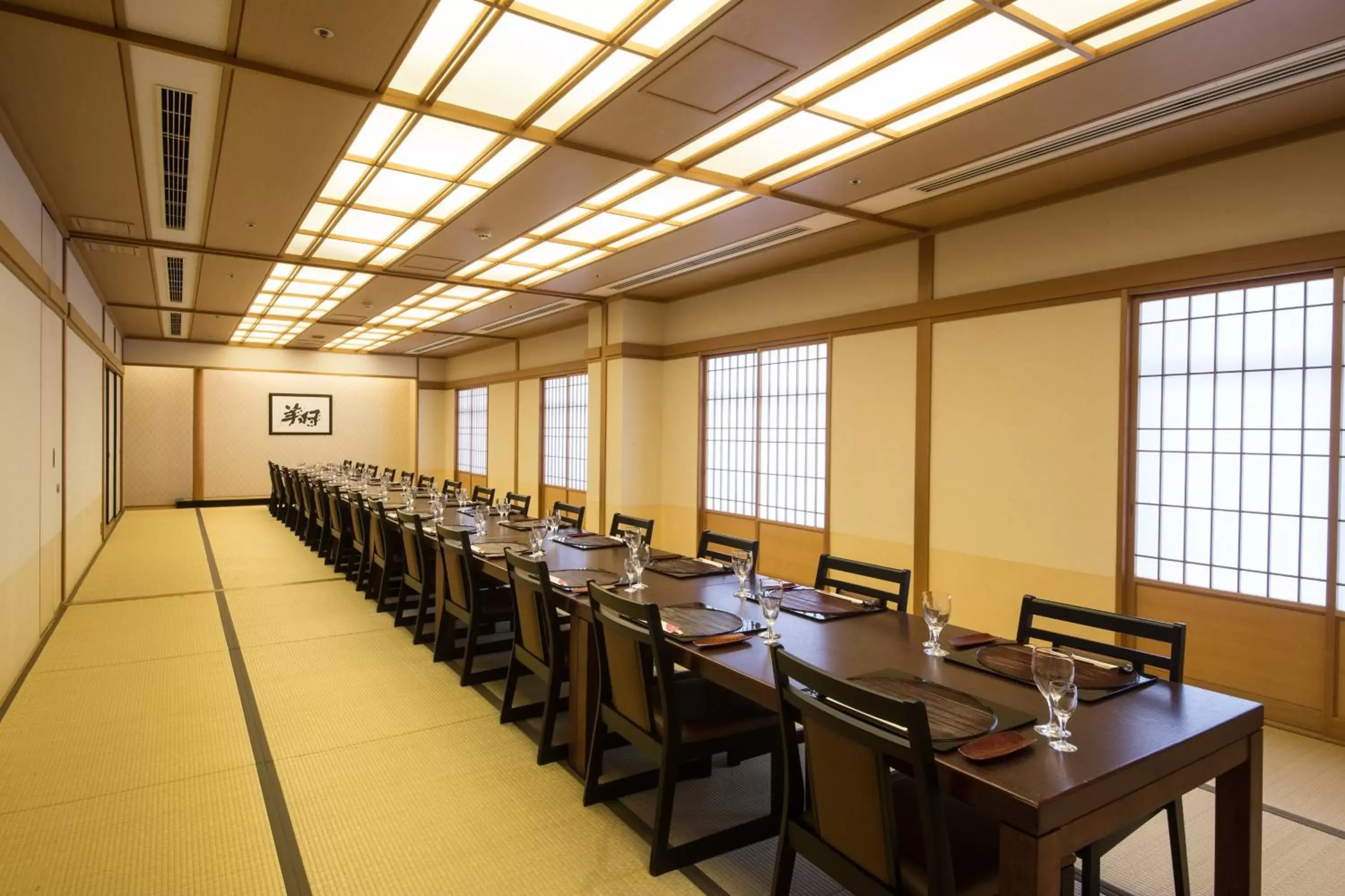 Meeting/conference room, Restaurant/Places to Eat in ANA Crowne Plaza Yonago, an IHG Hotel