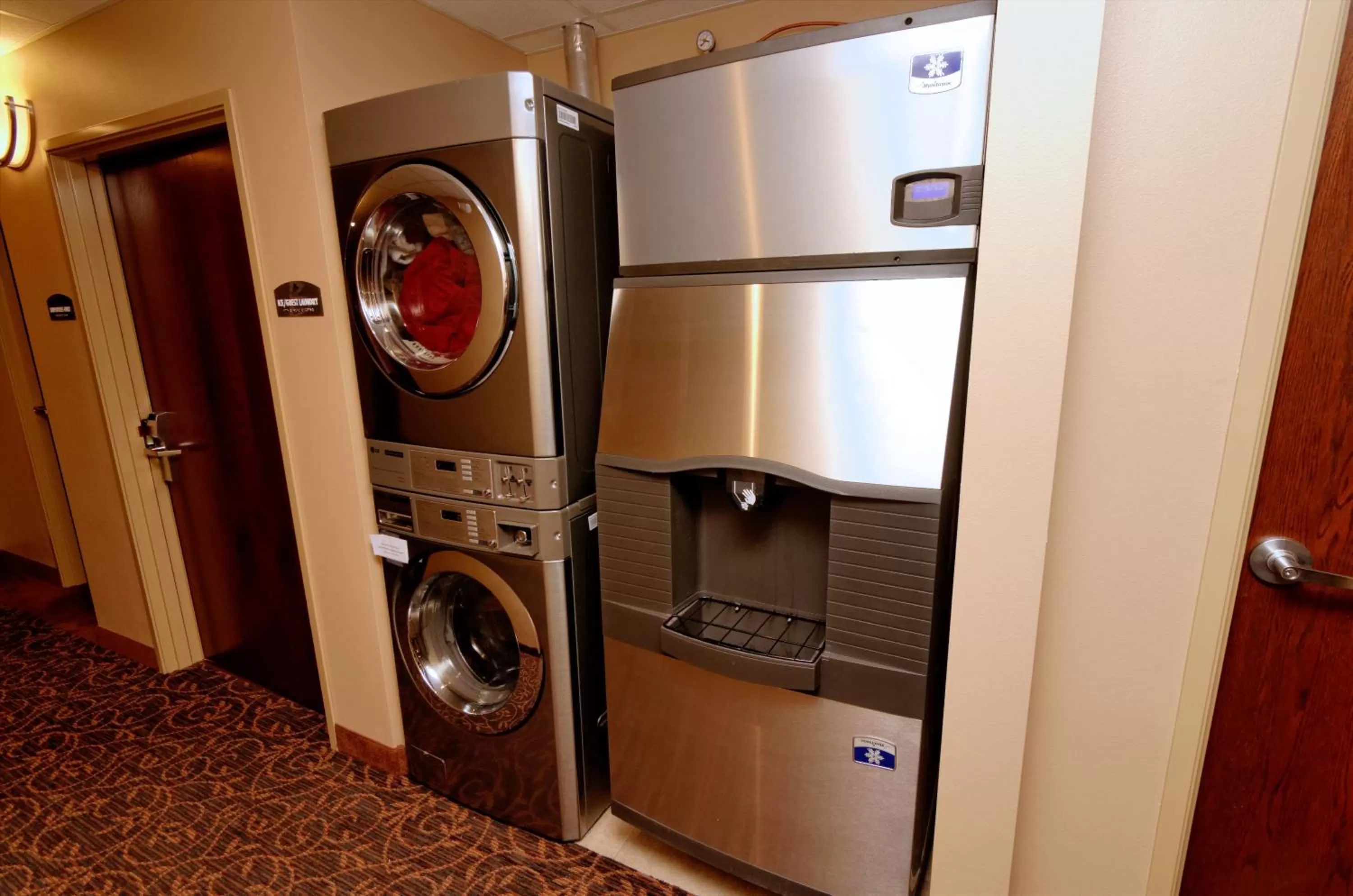 Coffee/tea facilities in Cobblestone Inn & Suites Fort Madison