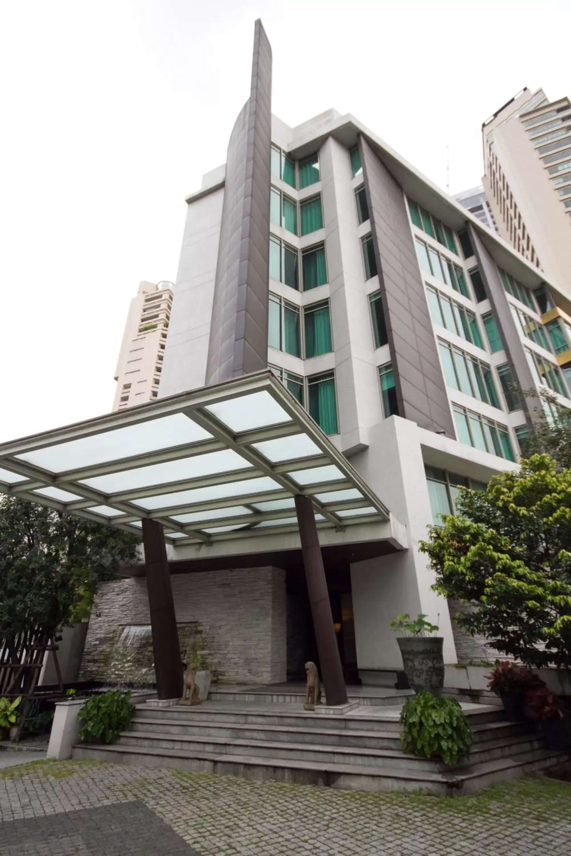 Facade/entrance, Property Building in Maduzi Hotel, Bangkok - Asoke