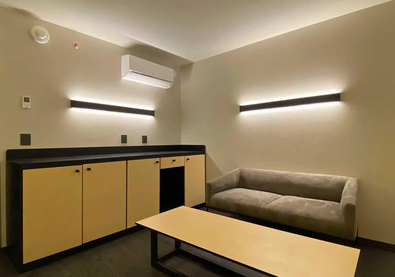 Living room in Hotel MX mas cuautitlan Izcalli, Trademark by Wyndham