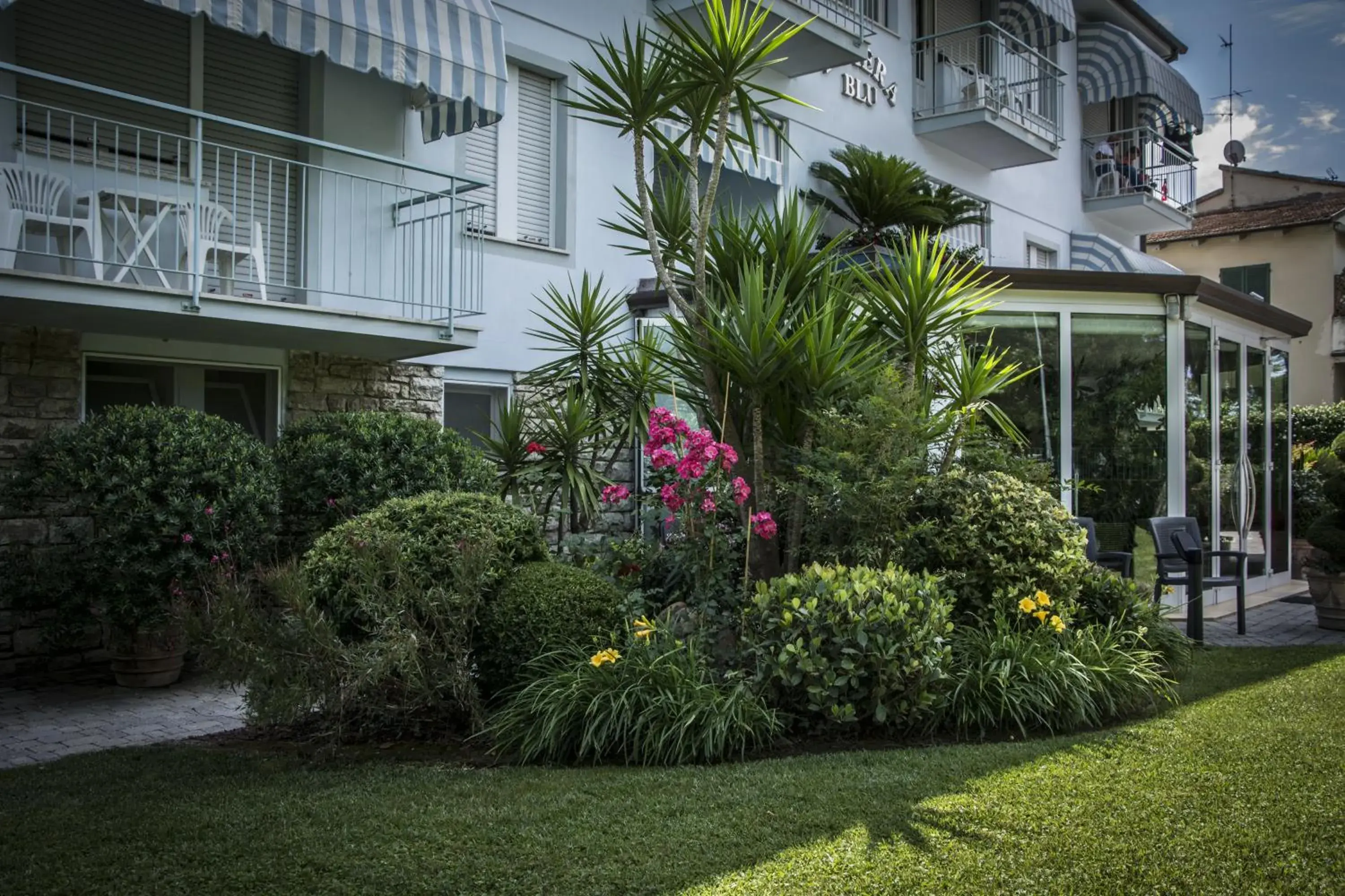 Garden, Property Building in Hotel Riviera Blu