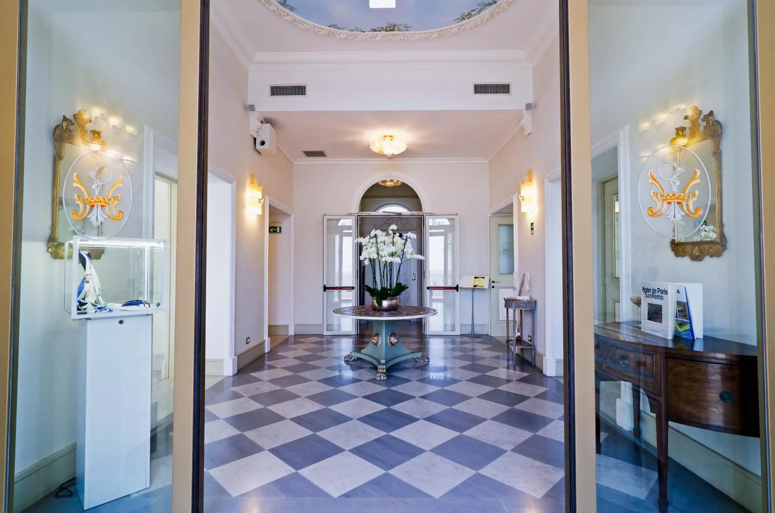 Facade/entrance, Lobby/Reception in Hotel De Paris Sanremo