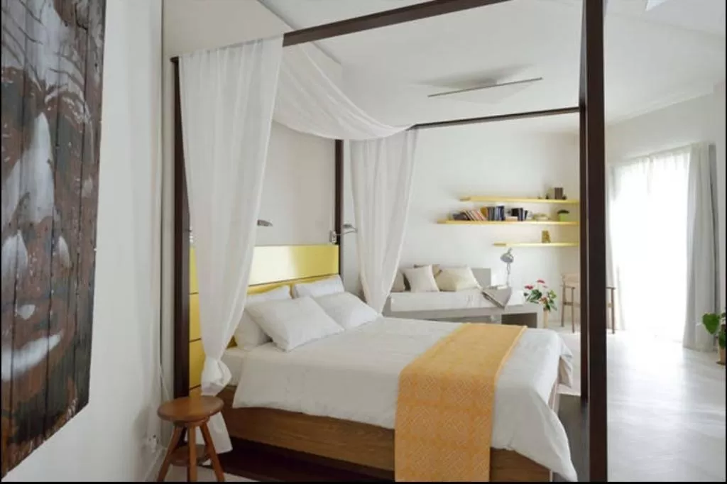 Bed in Community Rooms & Wine