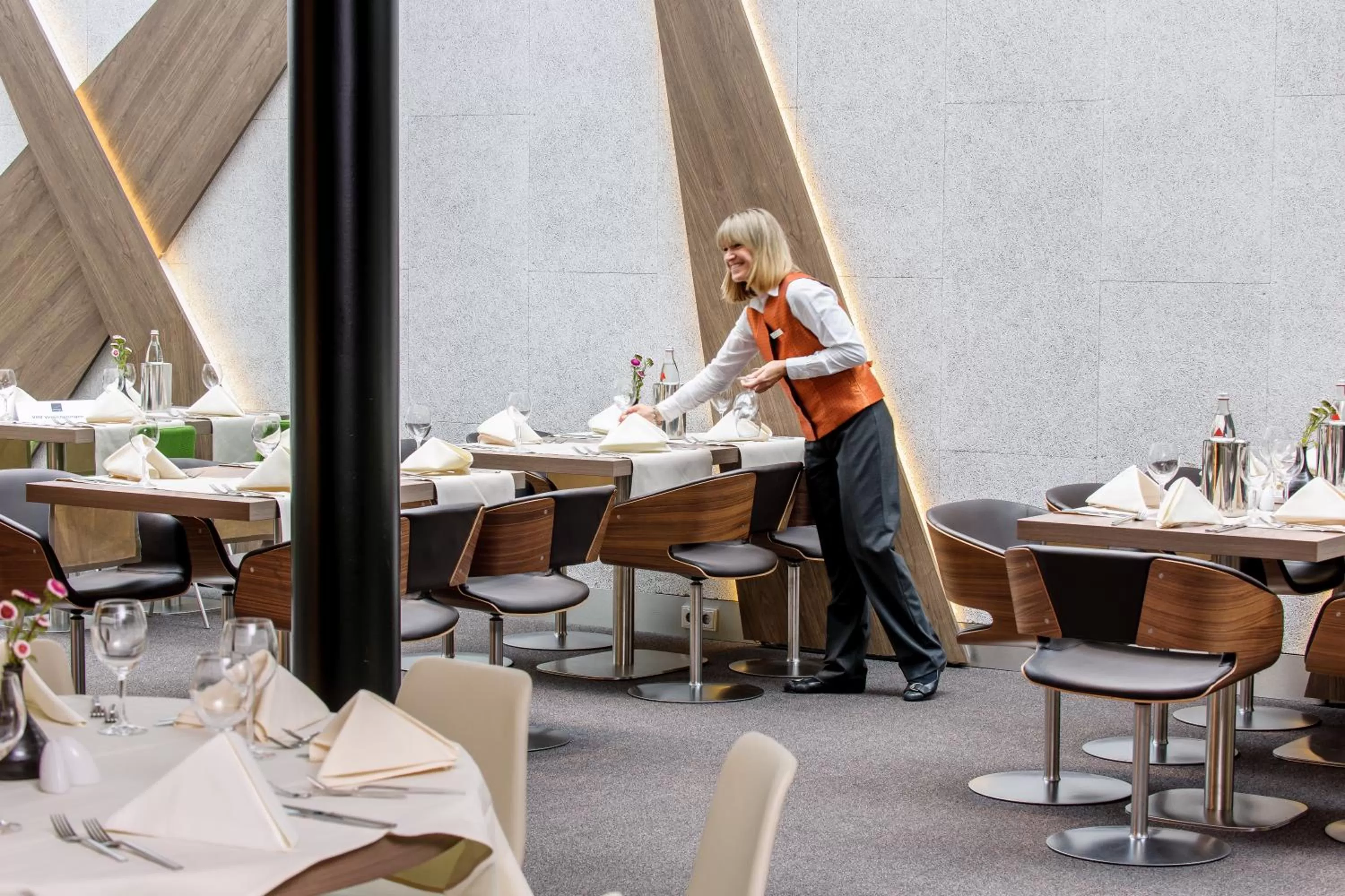 Restaurant/places to eat in Novotel Hannover