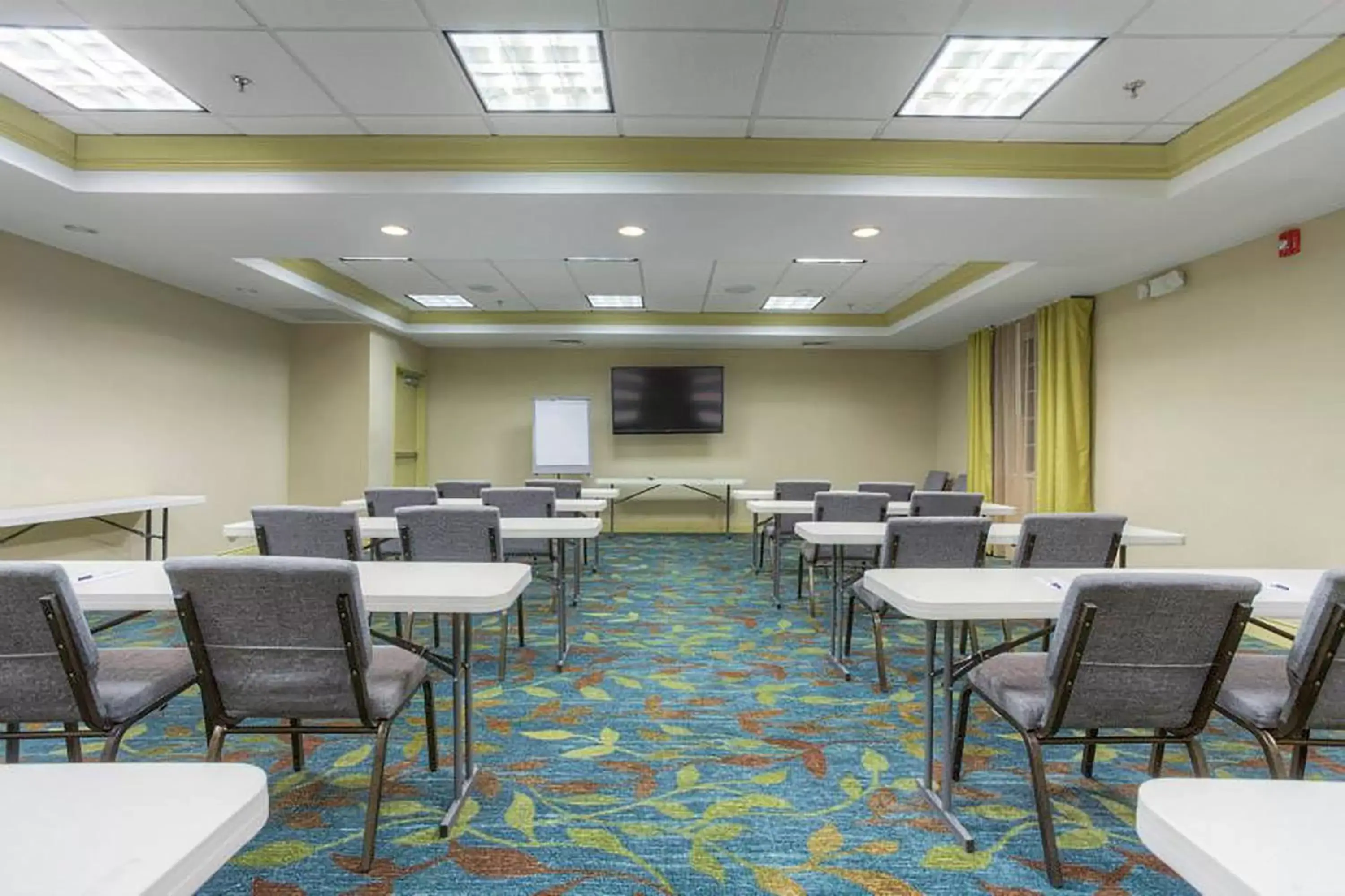 Meeting/conference room in Candlewood Suites - Mooresville Lake Norman, an IHG Hotel