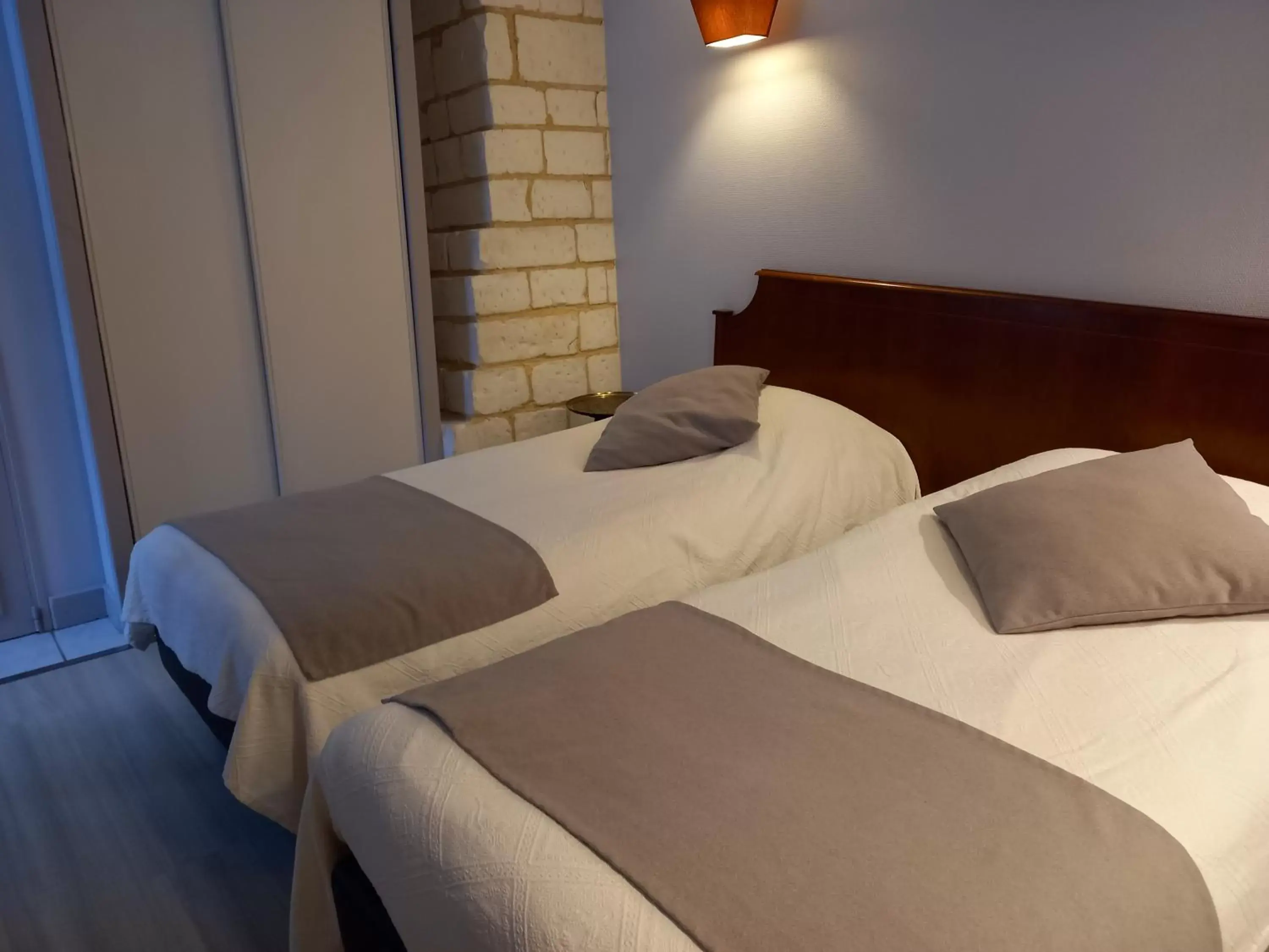 Bedroom, Bed in Brit Hotel Comtes De Champagne - Troyes Centre Historique