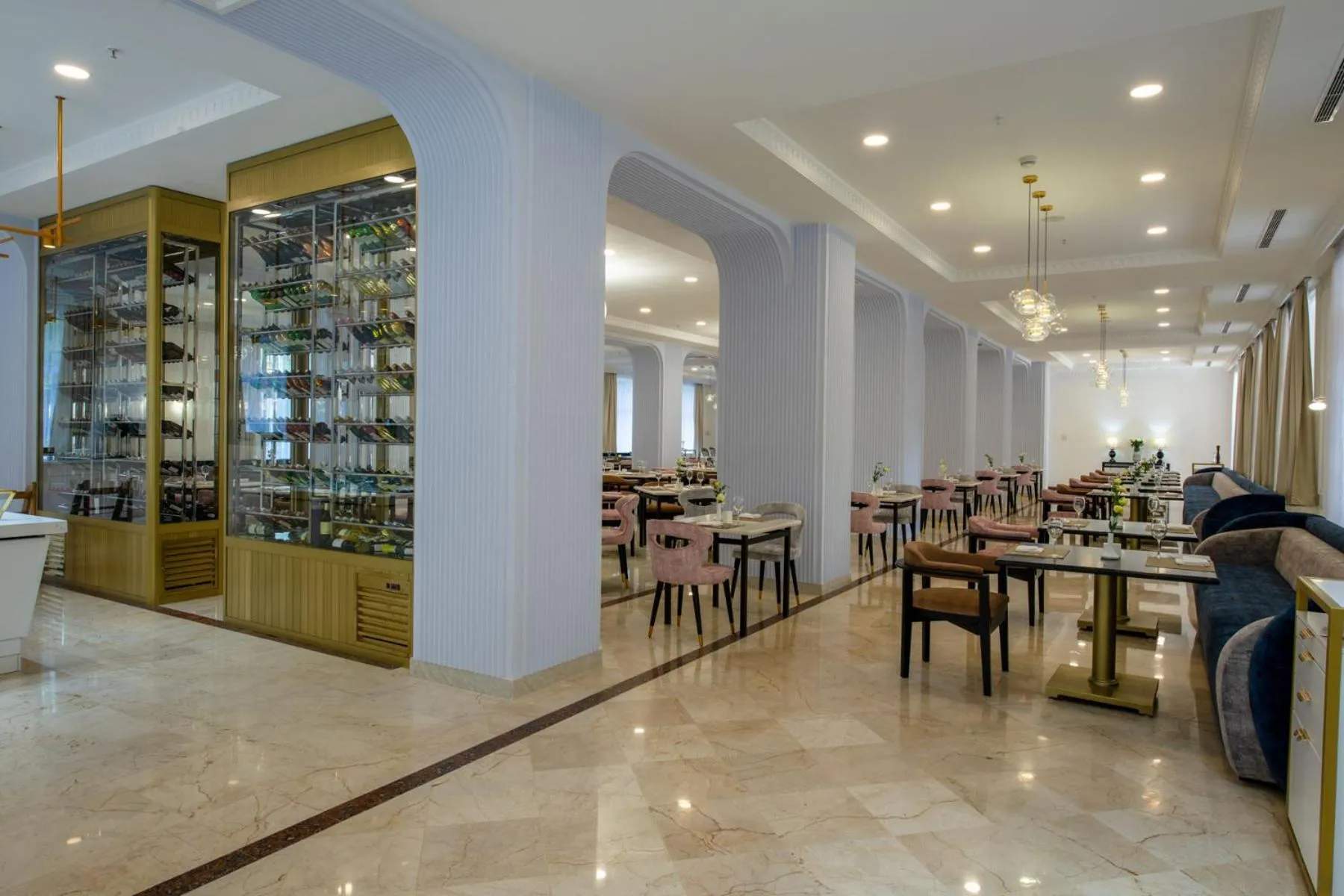 Restaurant/places to eat in LOTTE City Hotels Tashkent Palace