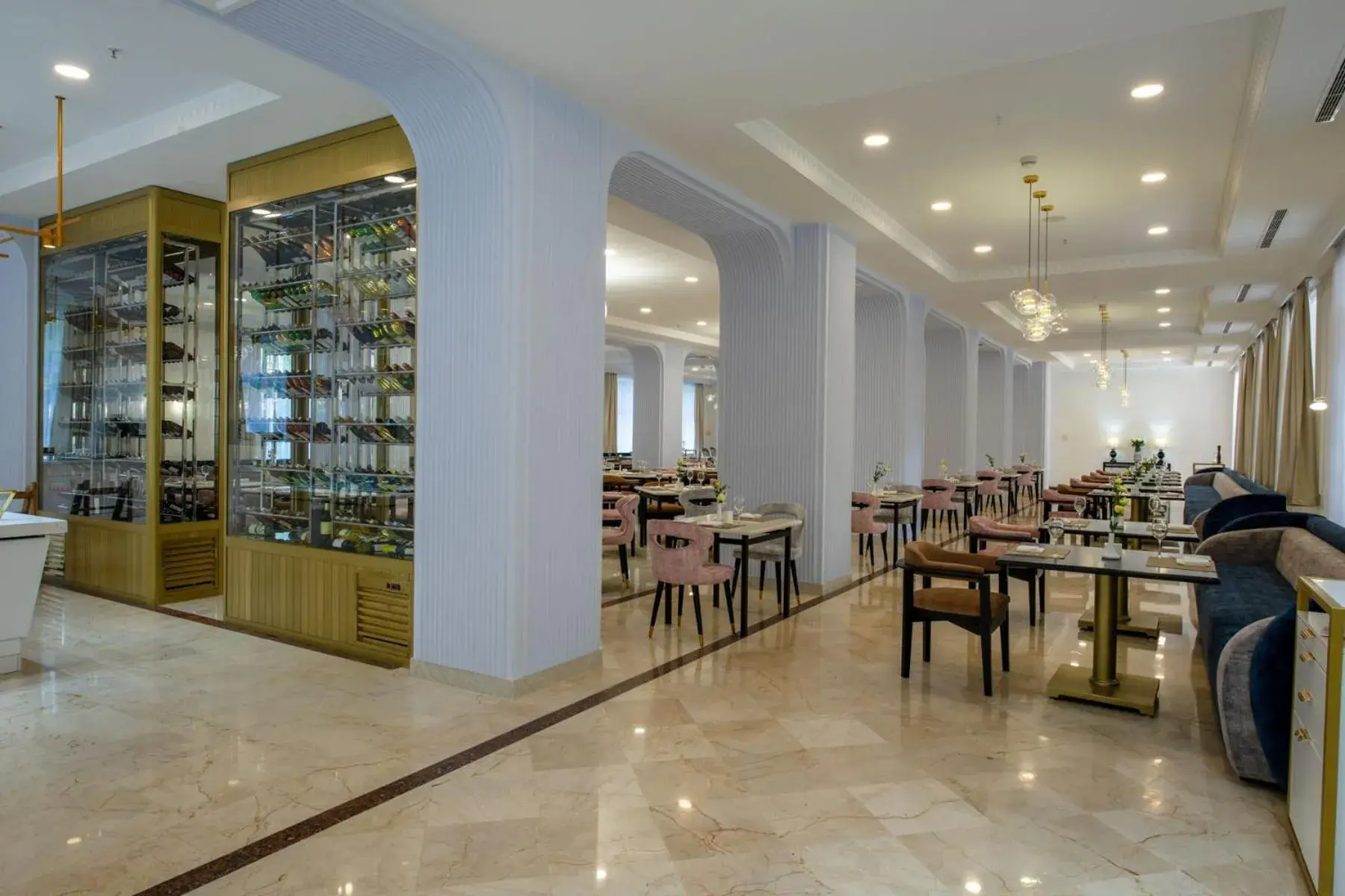 Restaurant/Places to Eat in Tashkent Palace Hotel