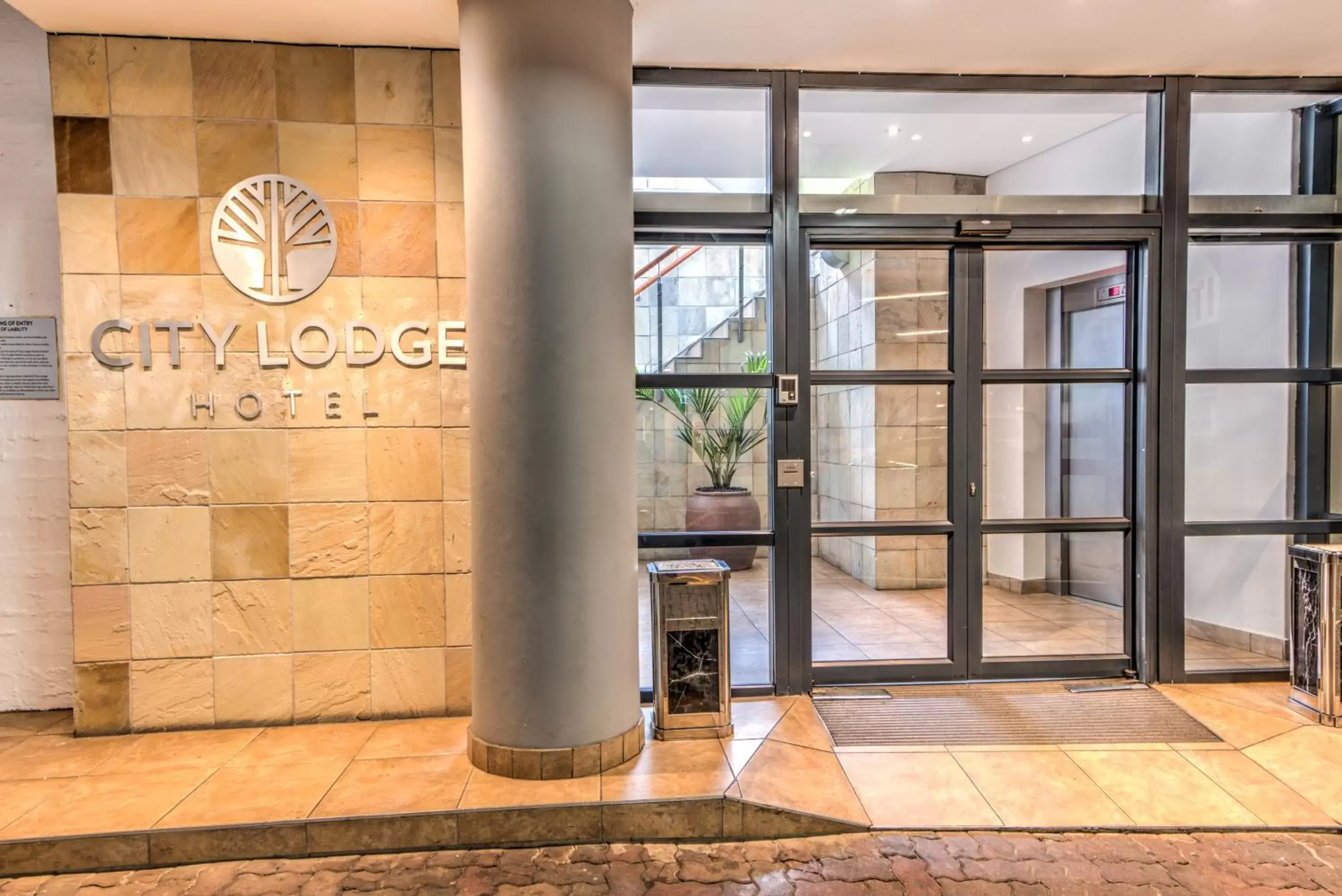 Facade/entrance in City Lodge Hotel Umhlanga Ridge