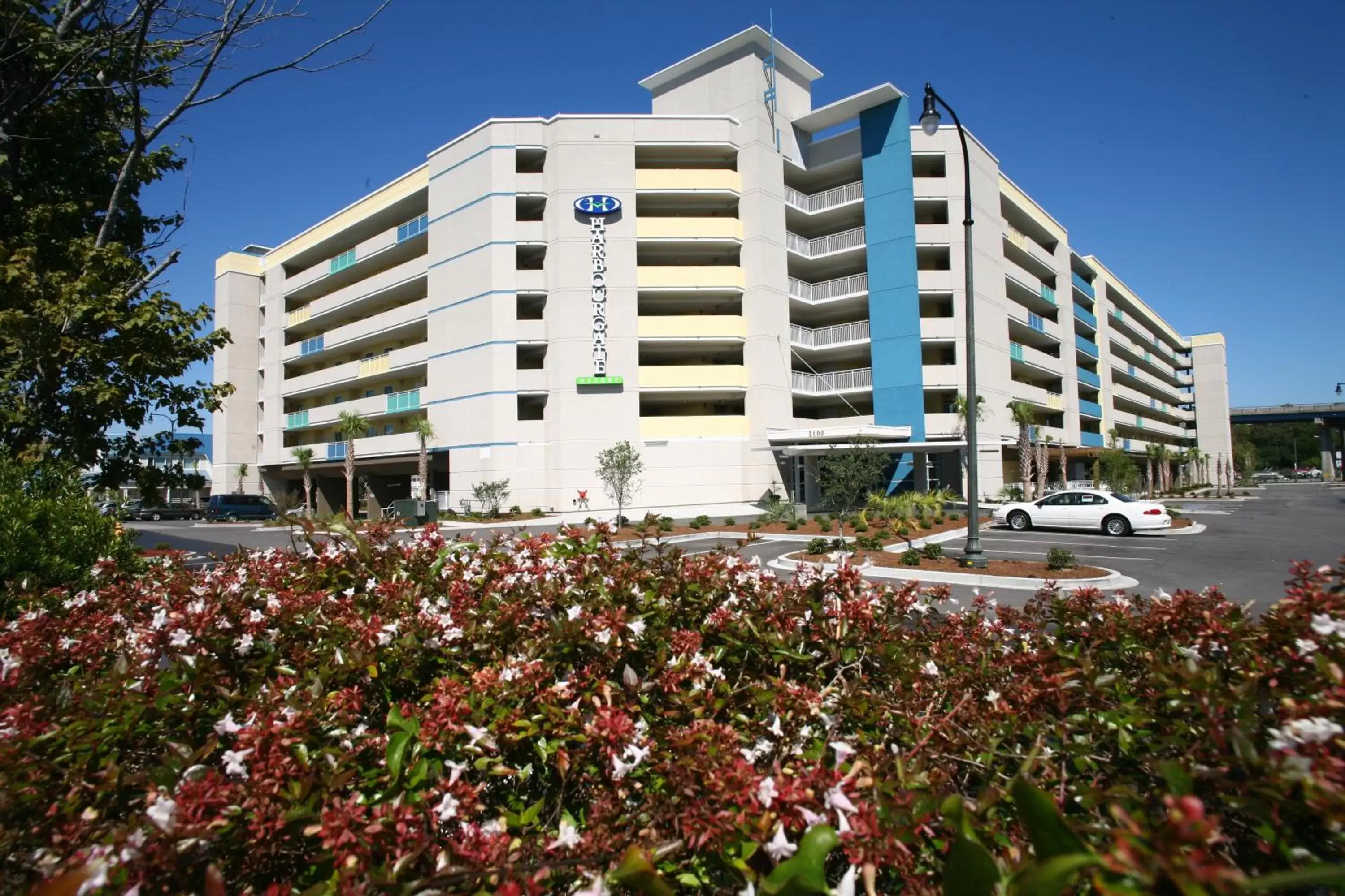 Facade/entrance, Property Building in Harbourgate Marina Club