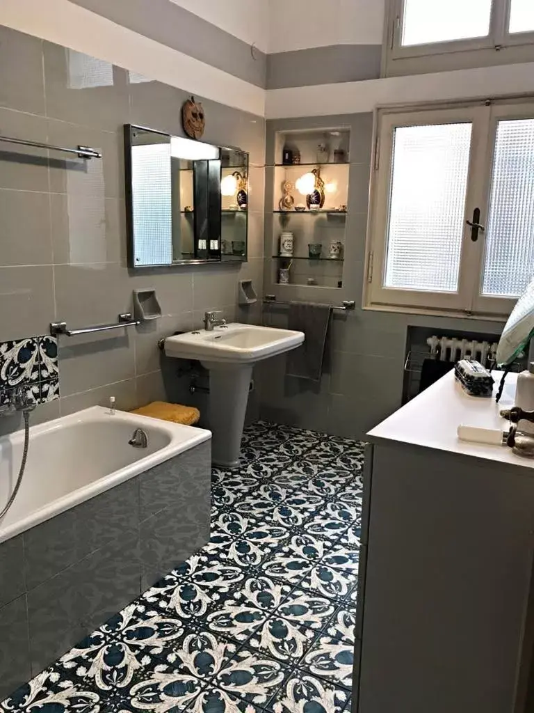 Bathroom in Italy Prestigious Guest House