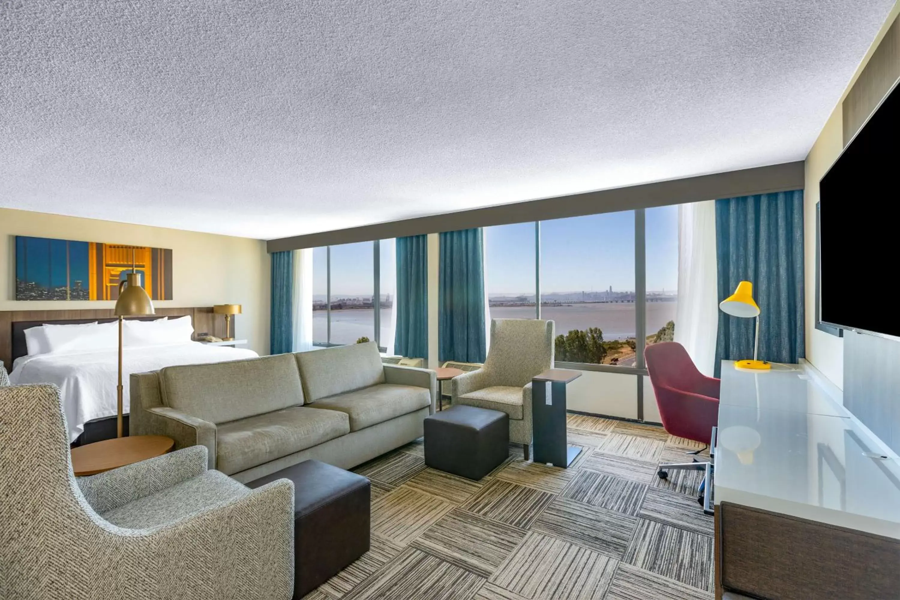 Living room, Seating Area in Hilton Garden Inn San Francisco/Oakland Bay Bridge