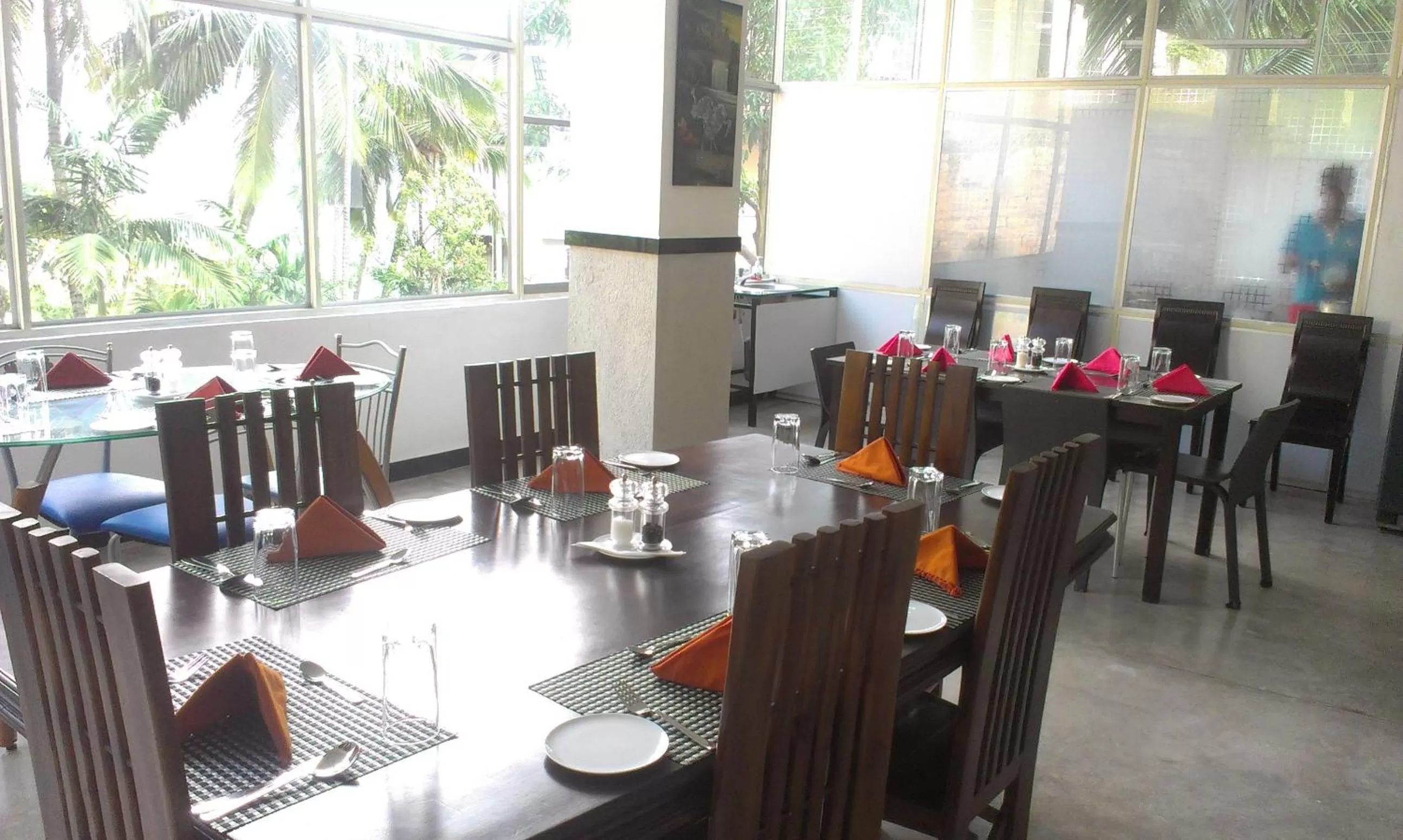 Restaurant/Places to Eat in Eagle's Residence