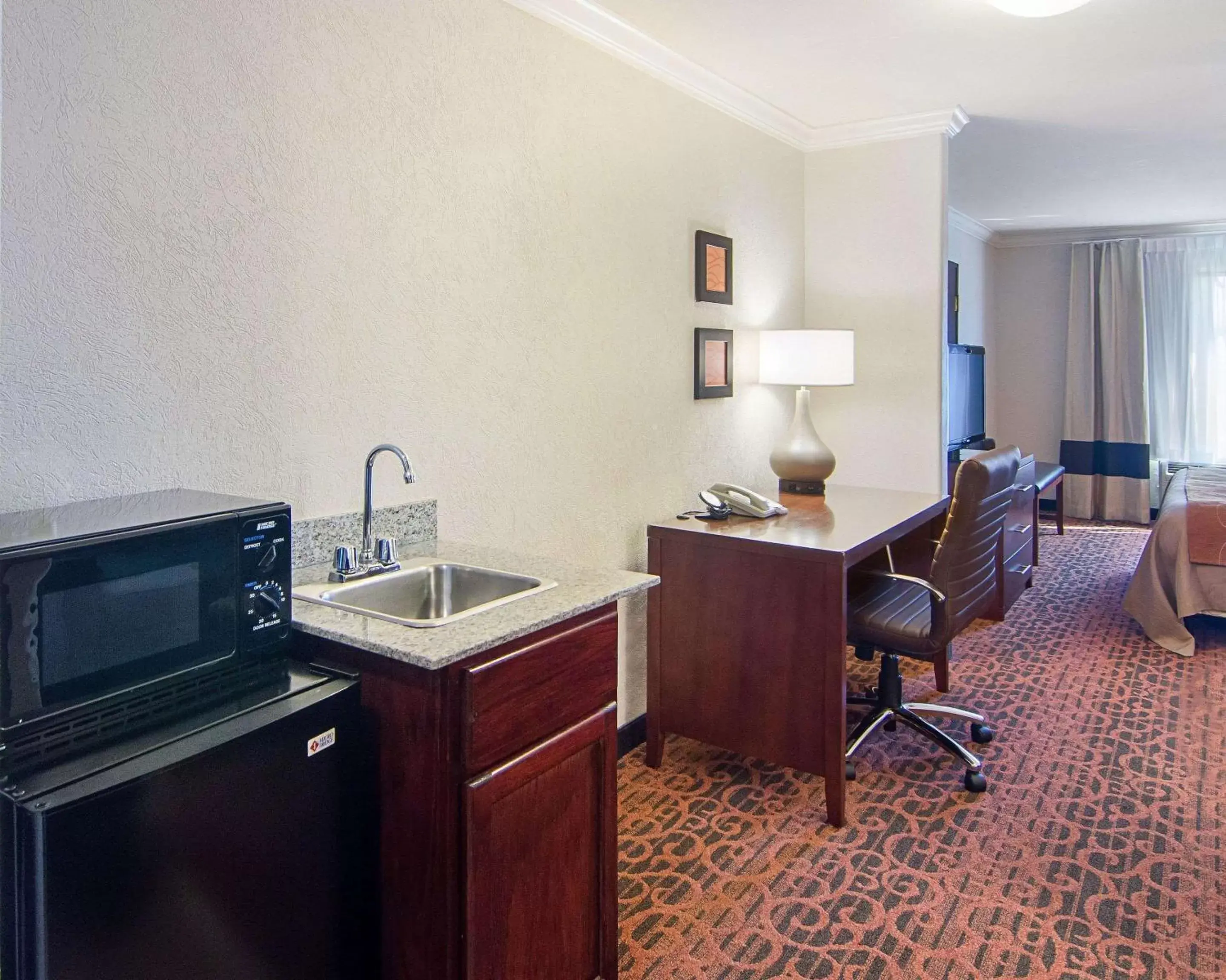 Photo of the whole room, TV/Entertainment Center in Comfort Inn & Suites Houston West-Katy