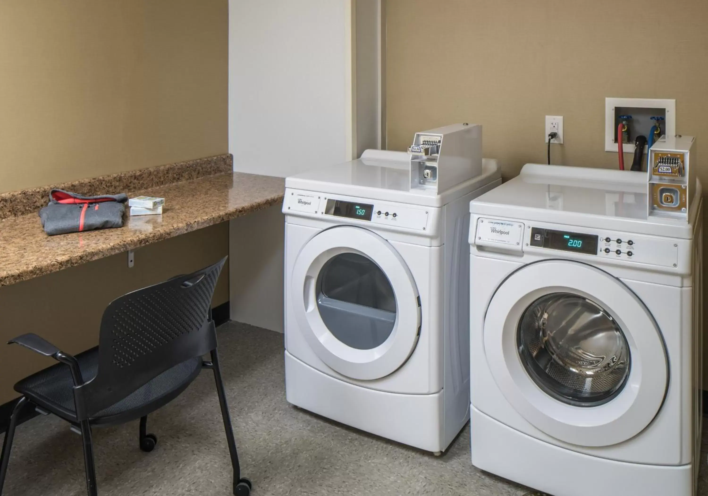 Other, Kitchen/Kitchenette in Holiday Inn Express & Suites Springfield, an IHG Hotel