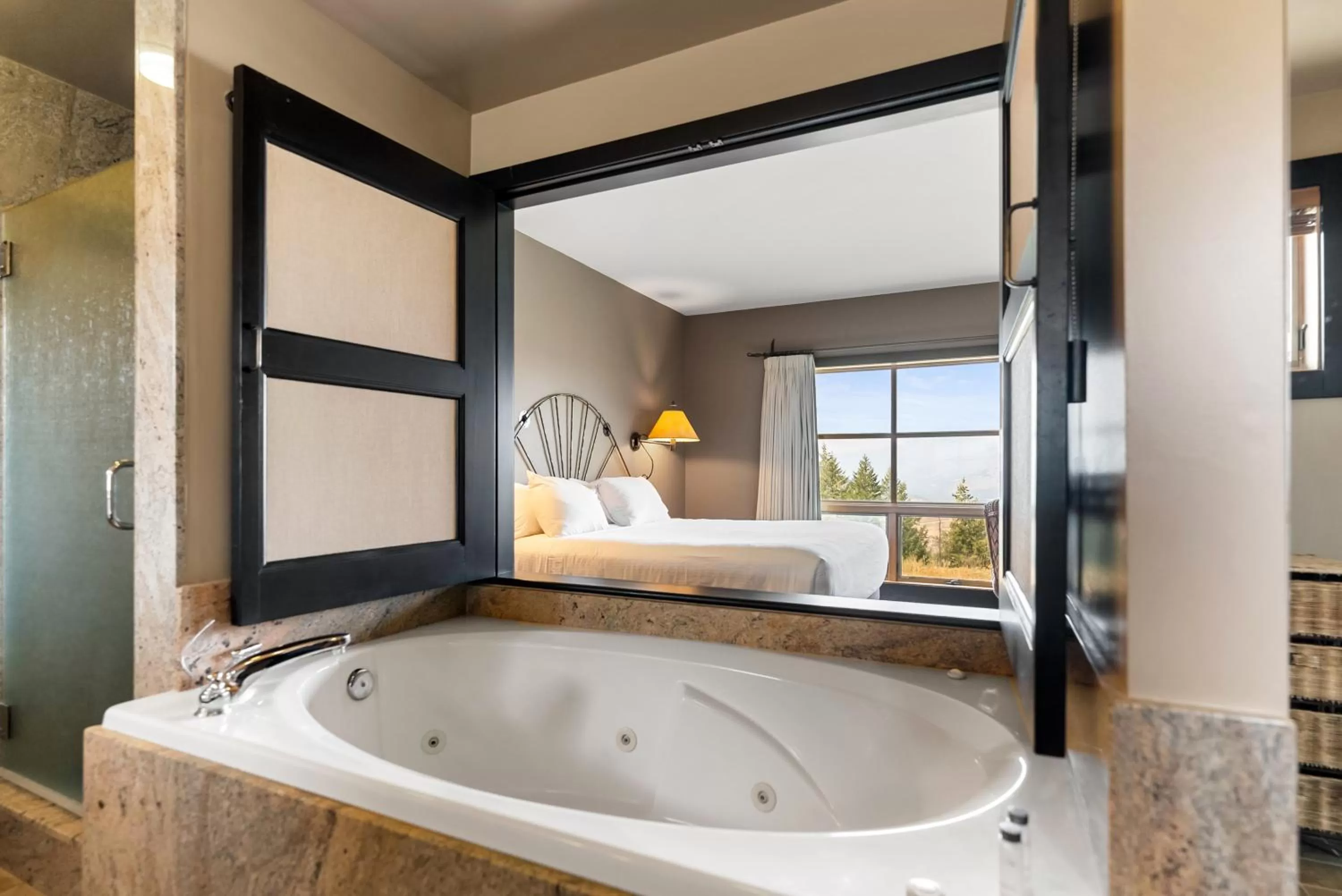 Bathroom, Bed in Sun Mountain Lodge