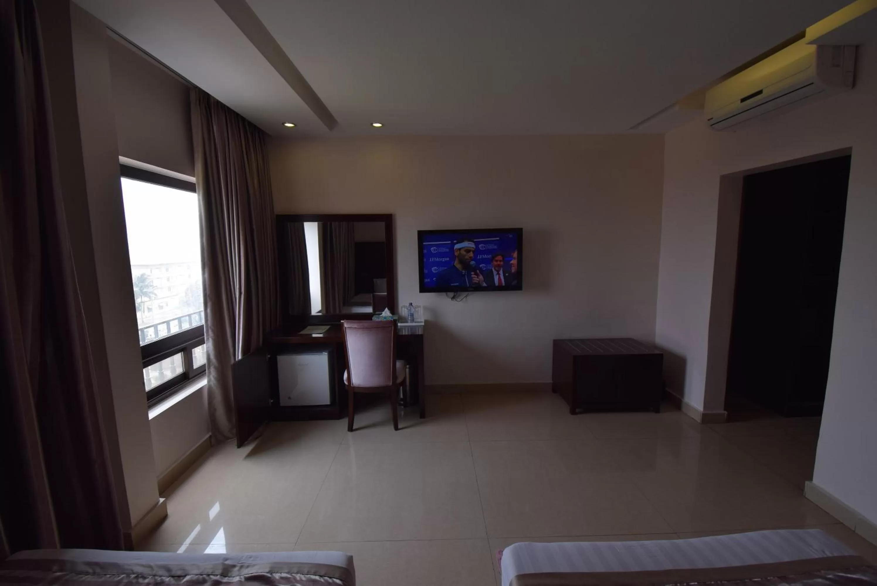 TV and multimedia, Bed in Noble House Hotel