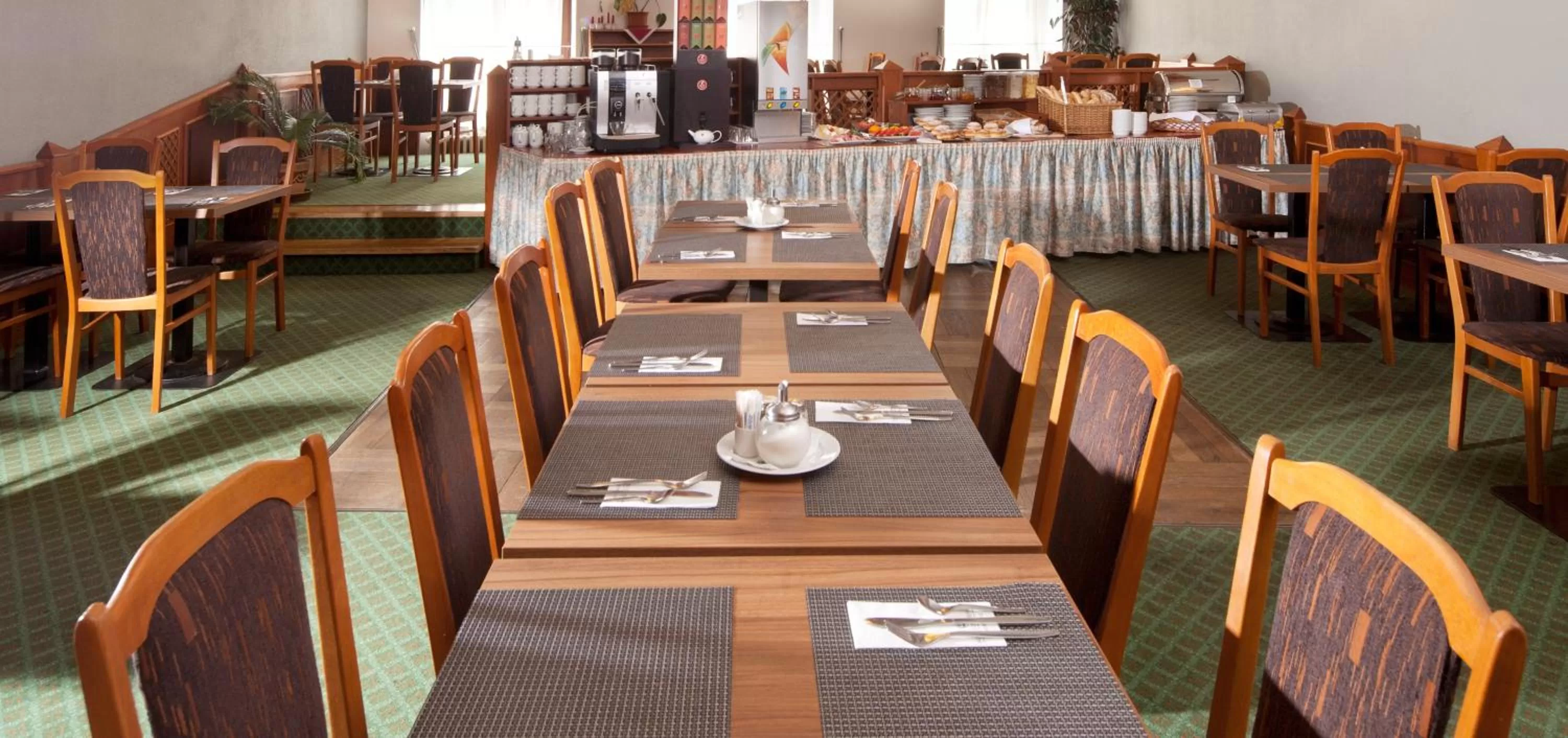 Restaurant/places to eat in Hotel Concertino Zlatá Husa